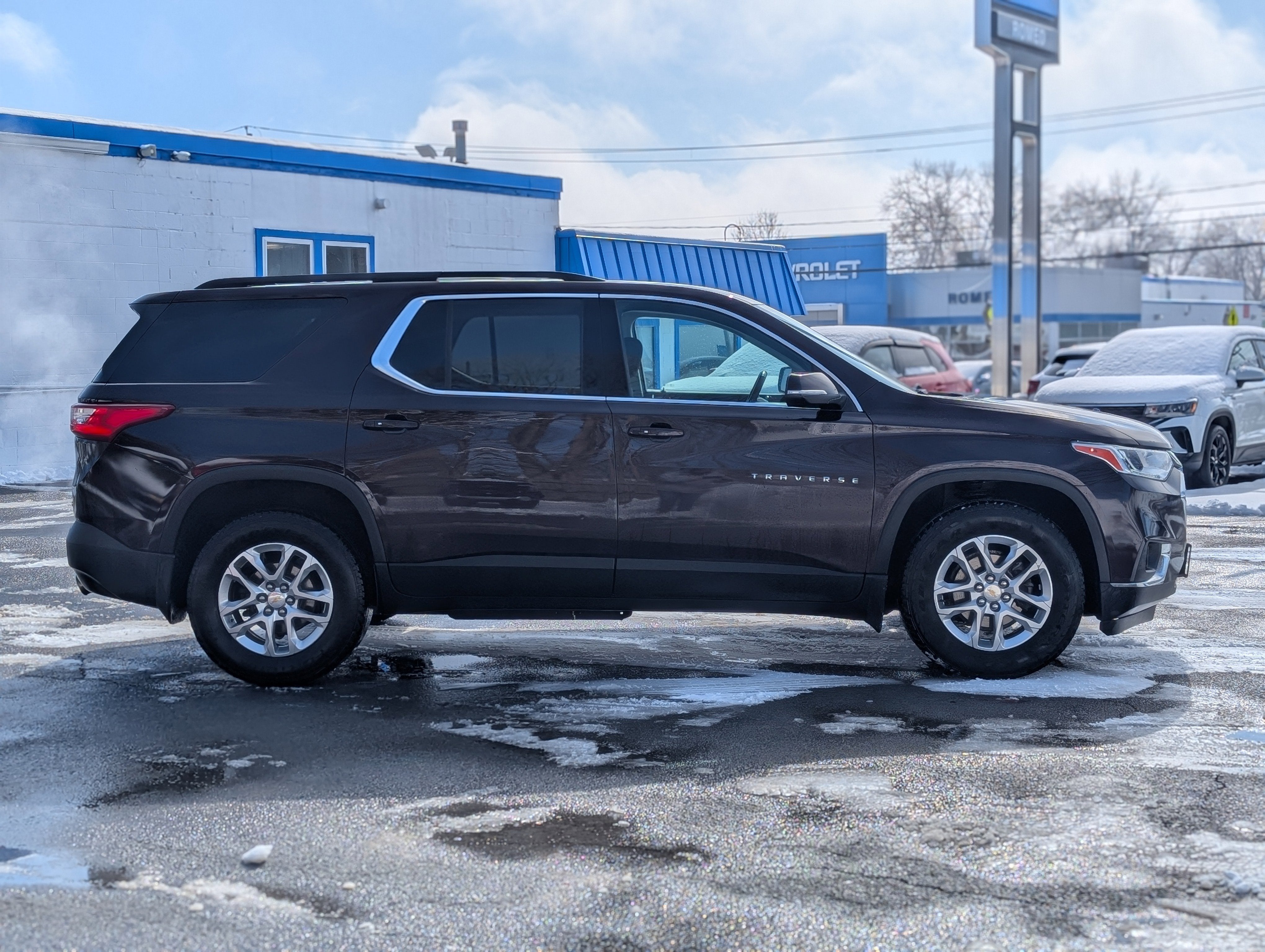 2021 Chevrolet Traverse LT Cloth