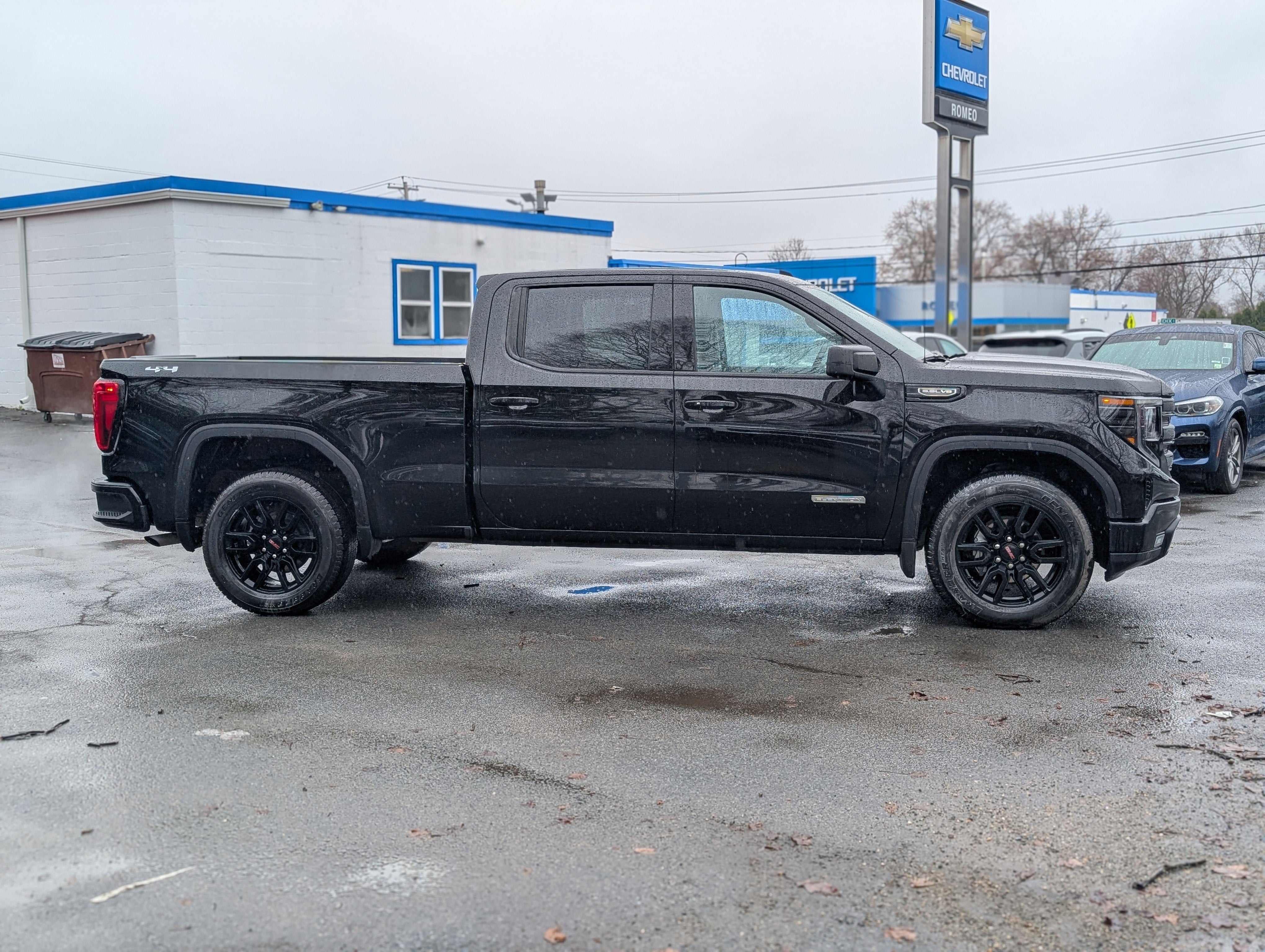 2025 GMC Sierra 1500 Elevation
