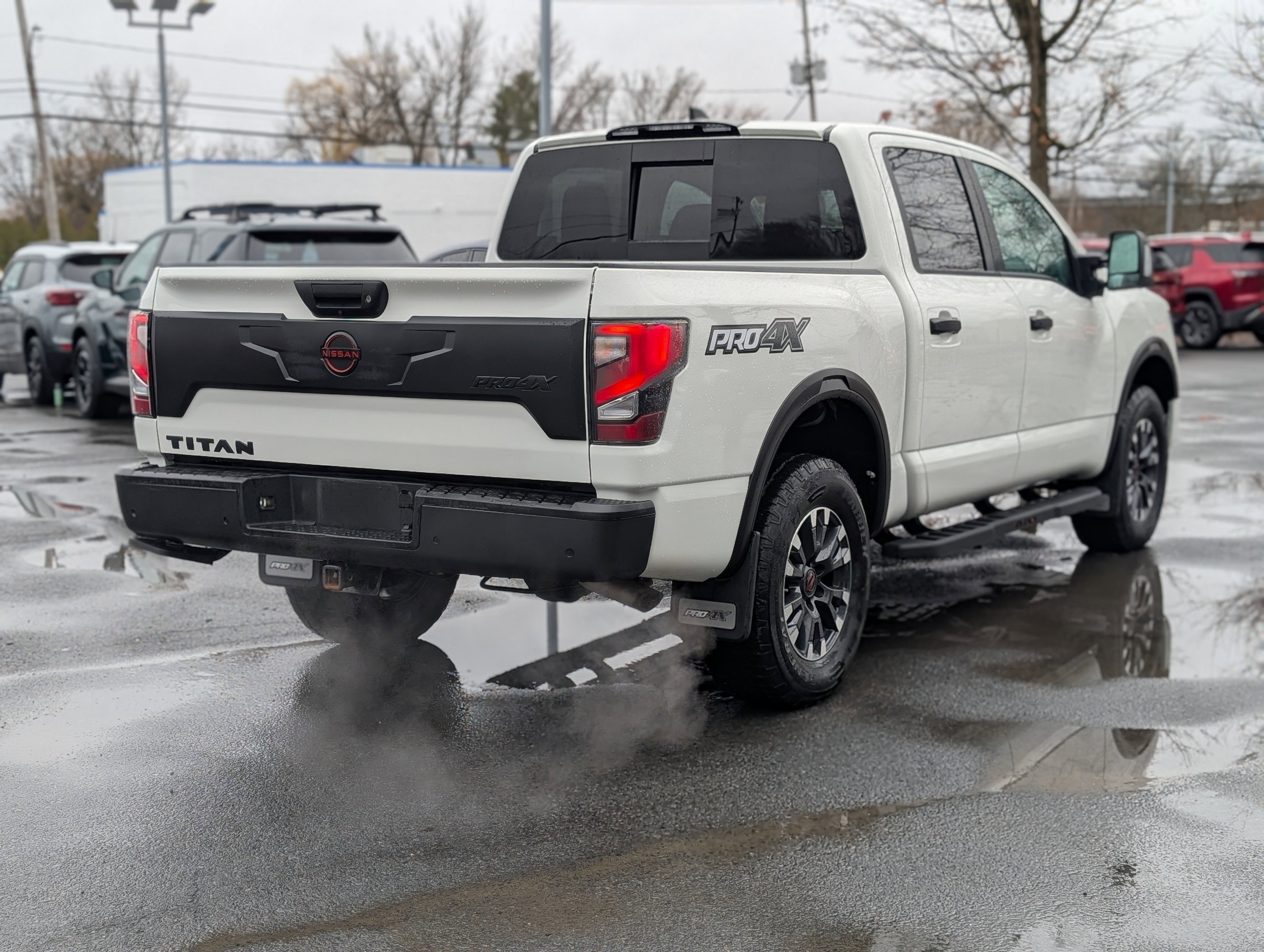 2024 Nissan TITAN Crew Cab PRO-4X 4x4