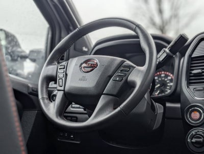 2024 Nissan TITAN Crew Cab PRO-4X 4x4