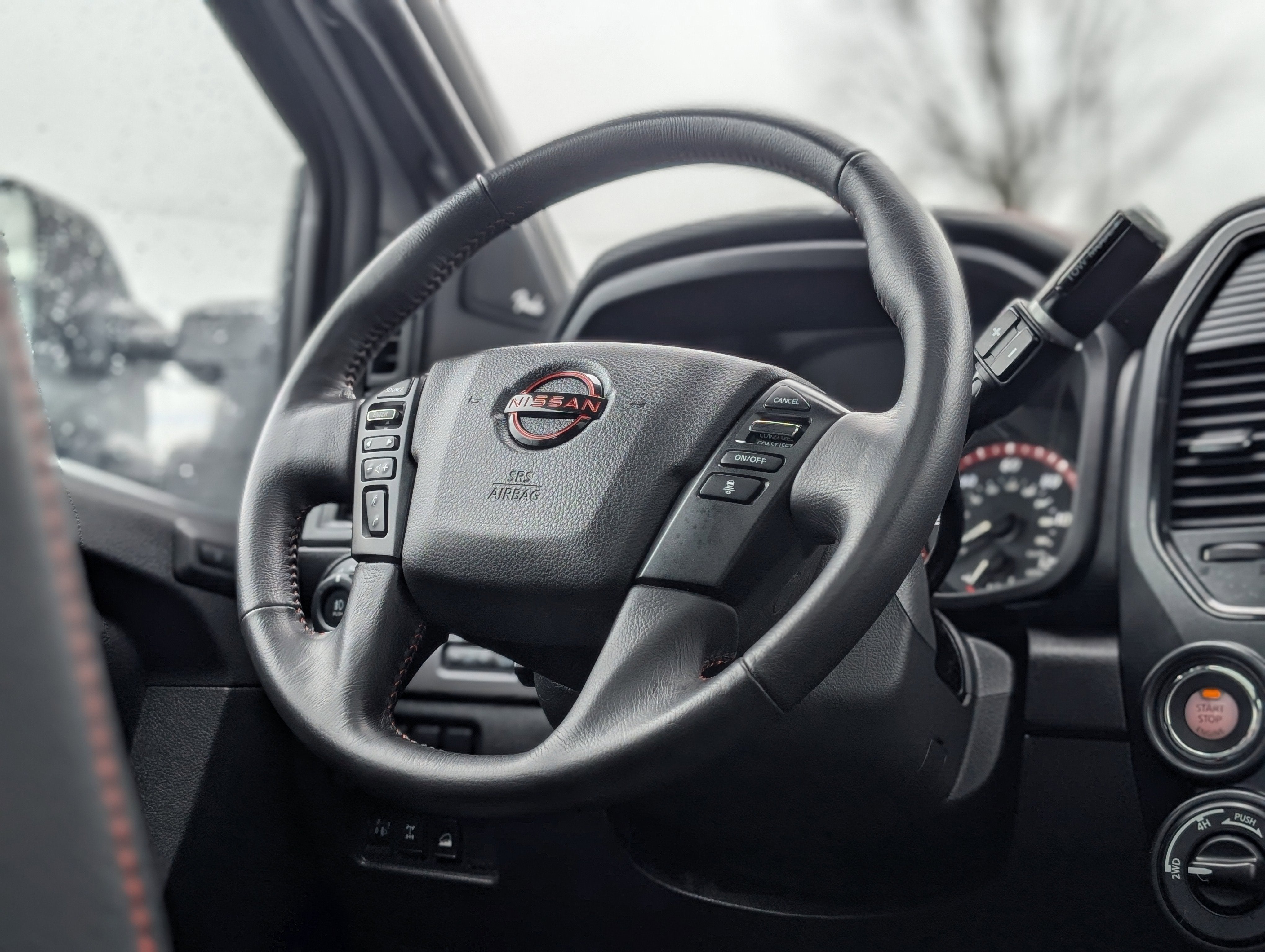 2024 Nissan TITAN Crew Cab PRO-4X 4x4