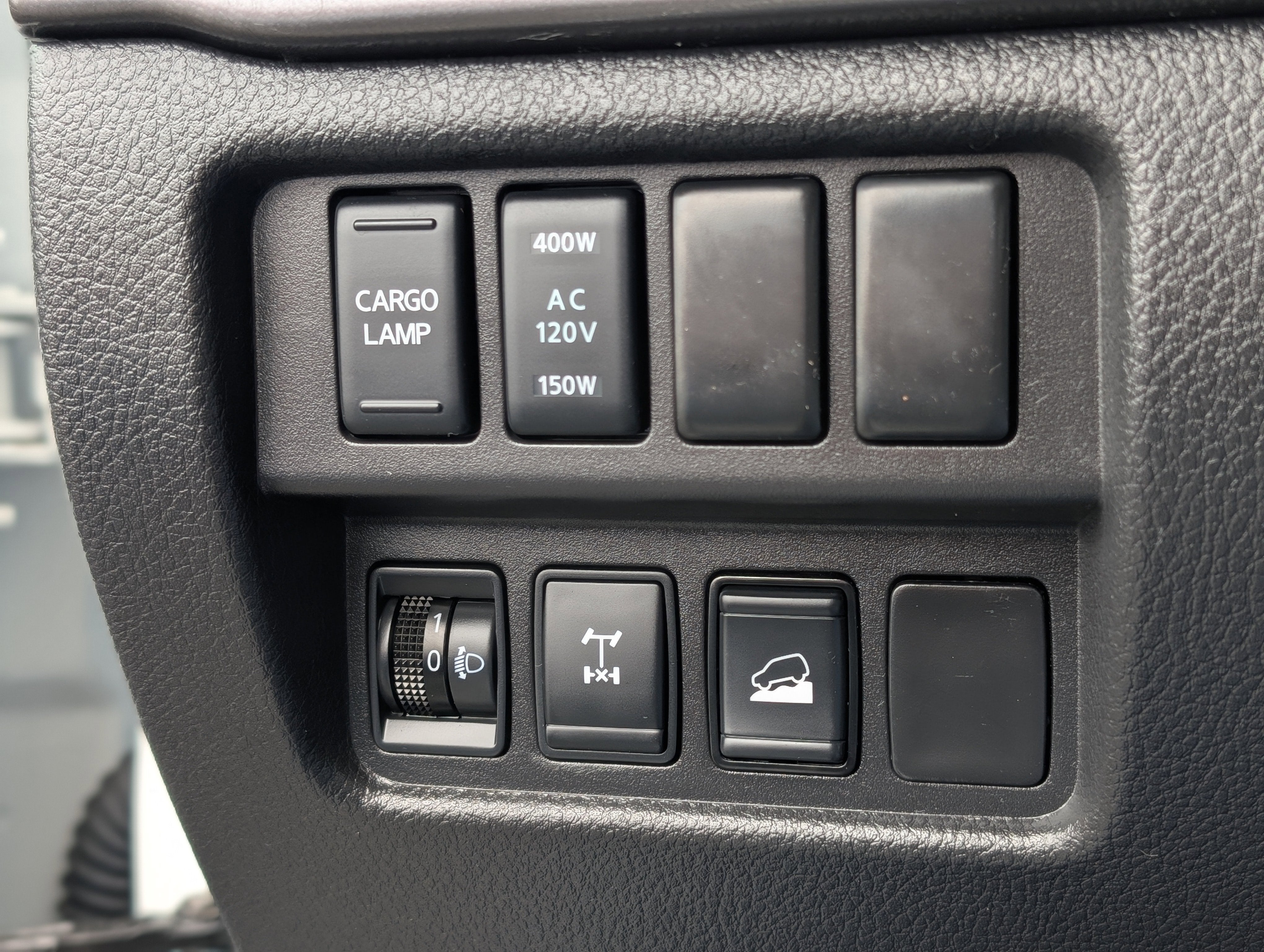 2024 Nissan TITAN Crew Cab PRO-4X 4x4