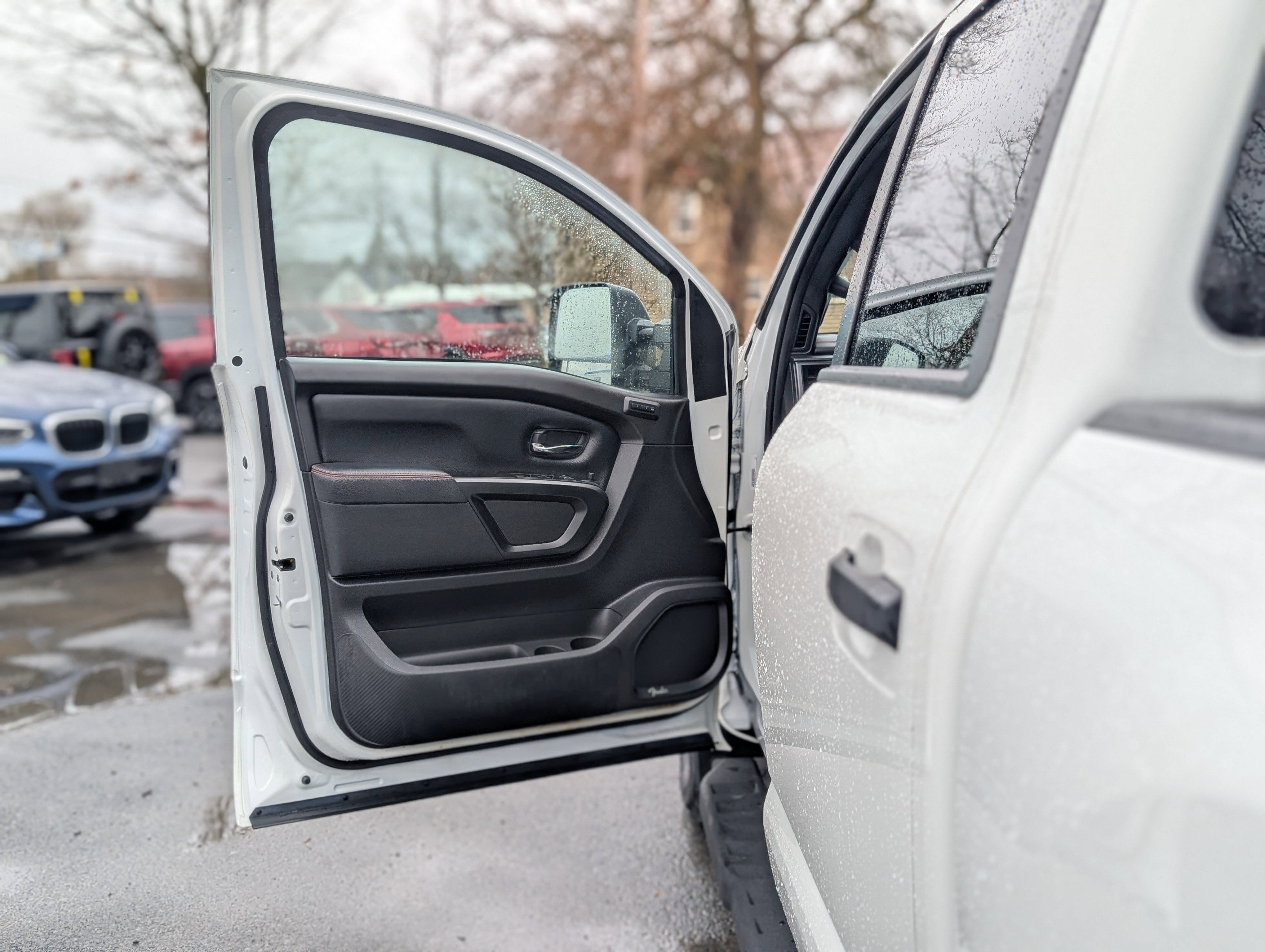 2024 Nissan TITAN Crew Cab PRO-4X 4x4