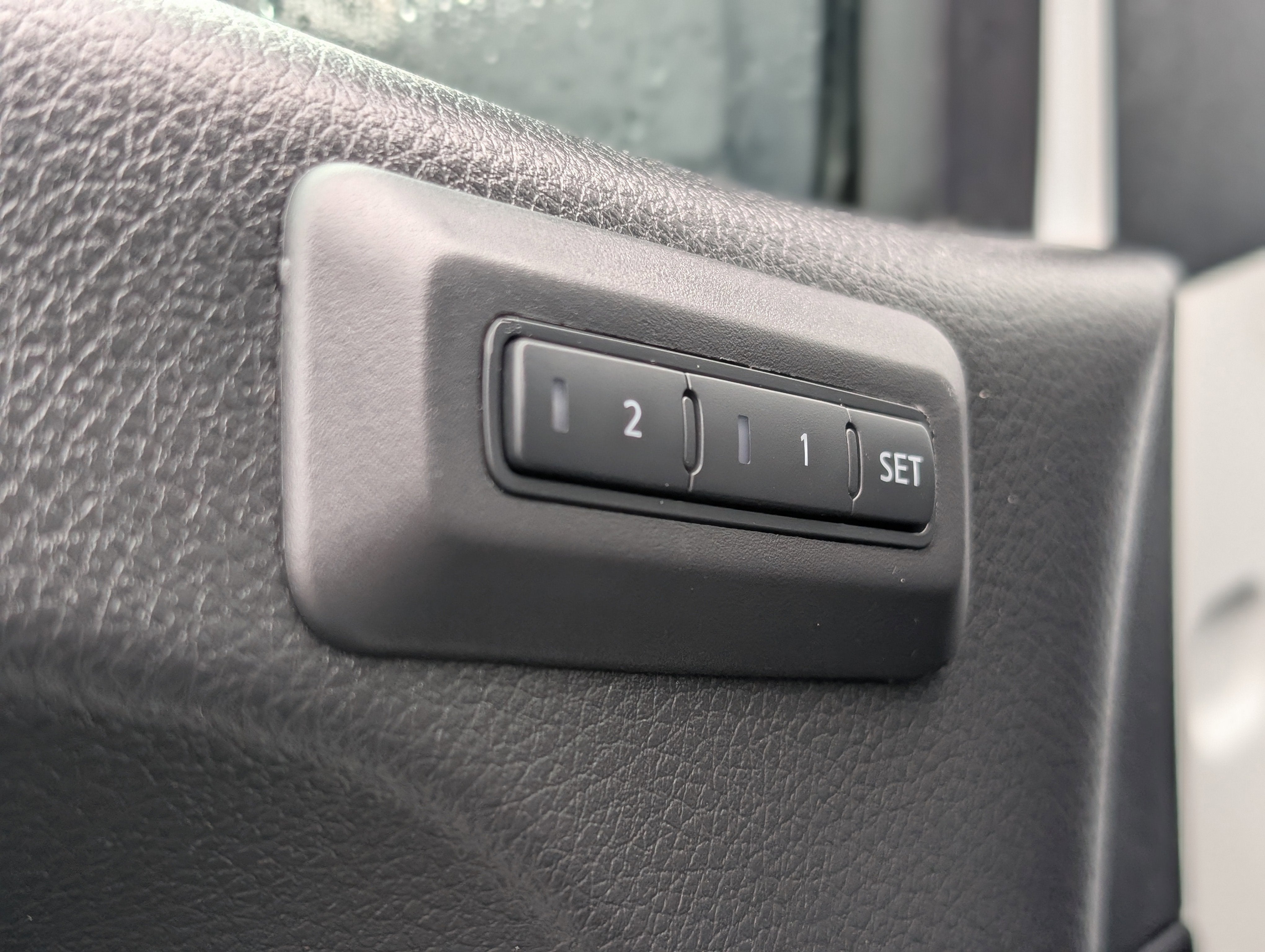 2024 Nissan TITAN Crew Cab PRO-4X 4x4