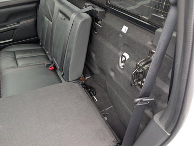 2024 Nissan TITAN Crew Cab PRO-4X 4x4