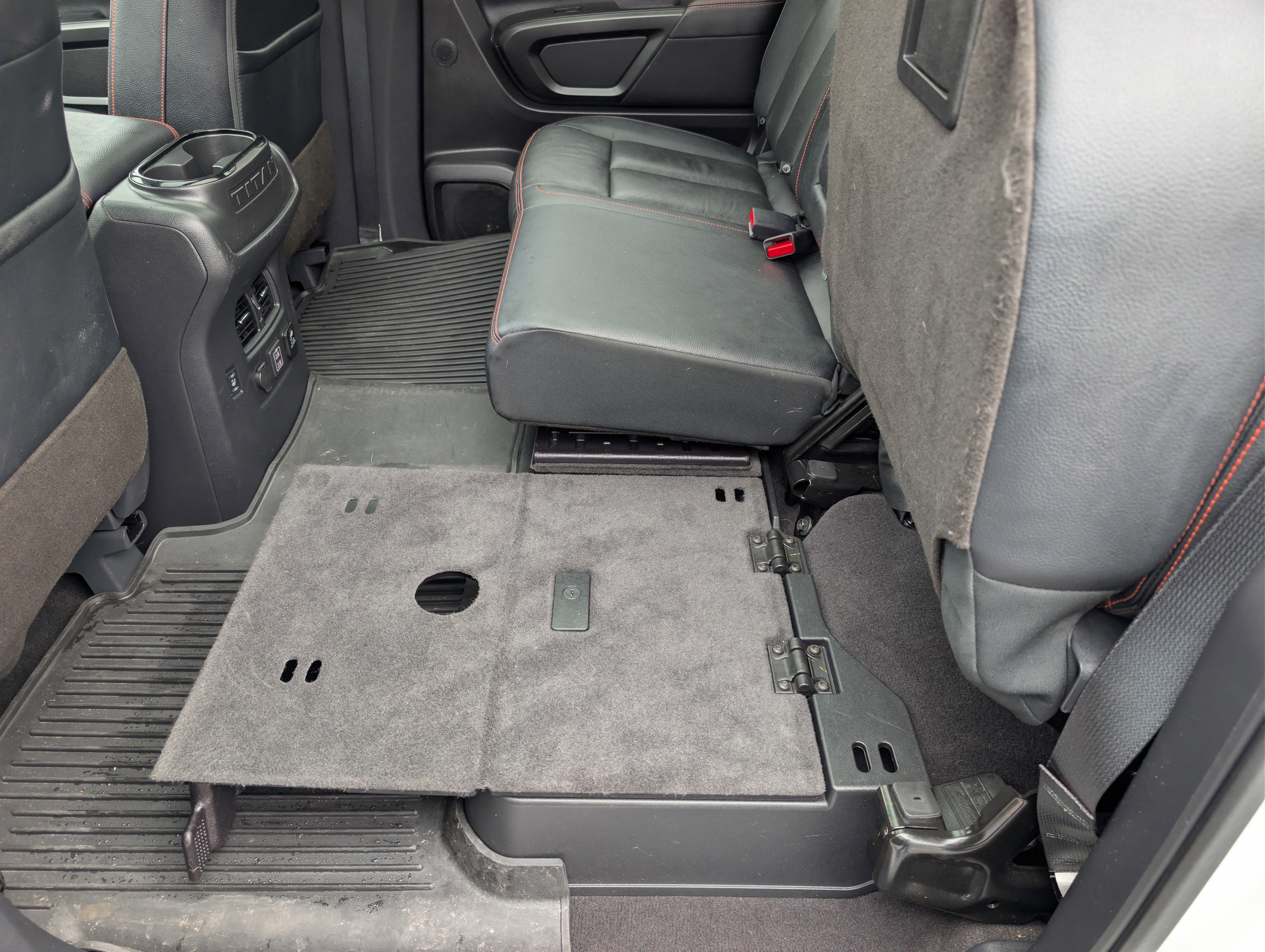 2024 Nissan TITAN Crew Cab PRO-4X 4x4