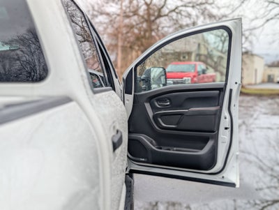 2024 Nissan TITAN Crew Cab PRO-4X 4x4