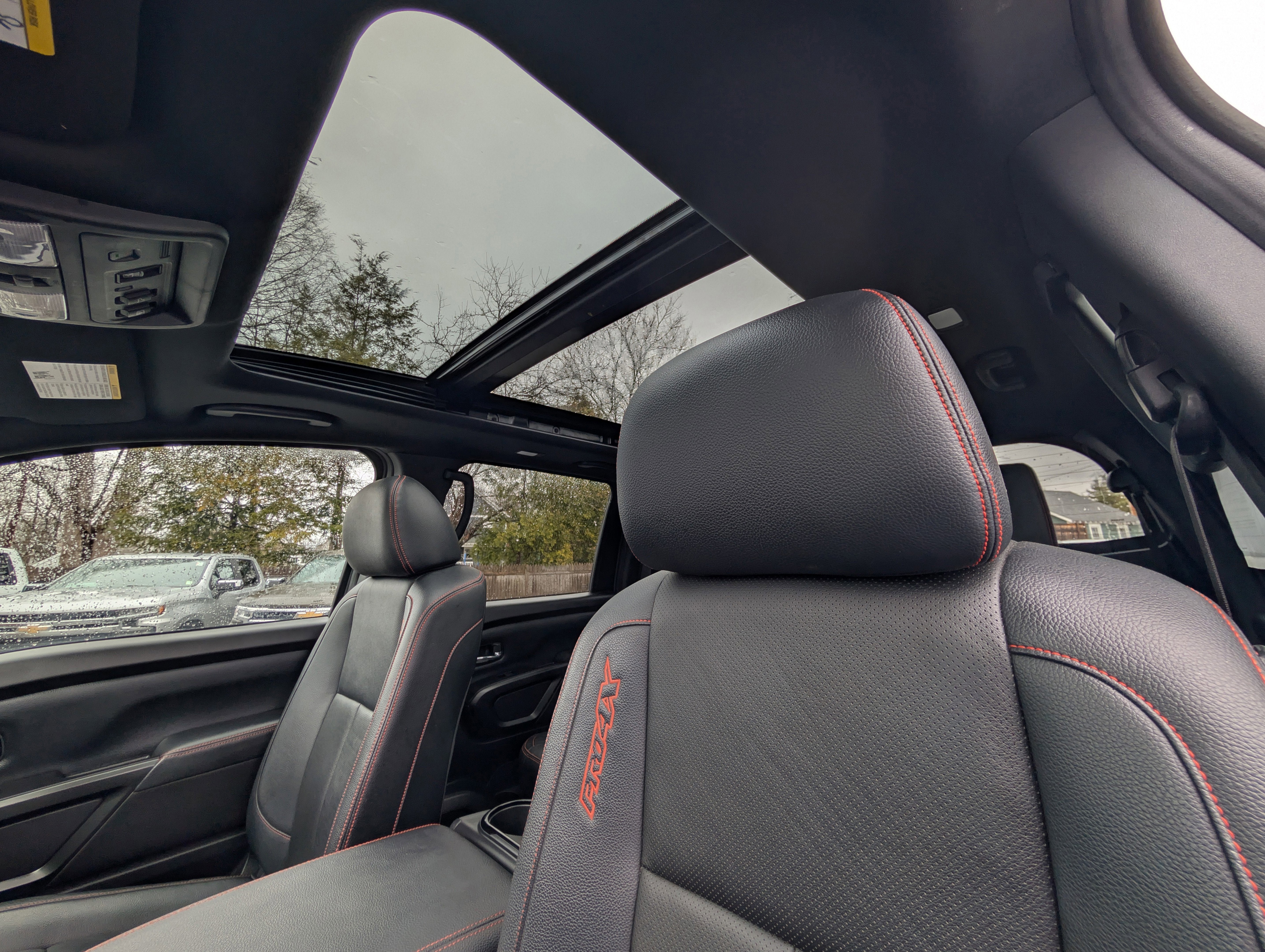 2024 Nissan TITAN Crew Cab PRO-4X 4x4