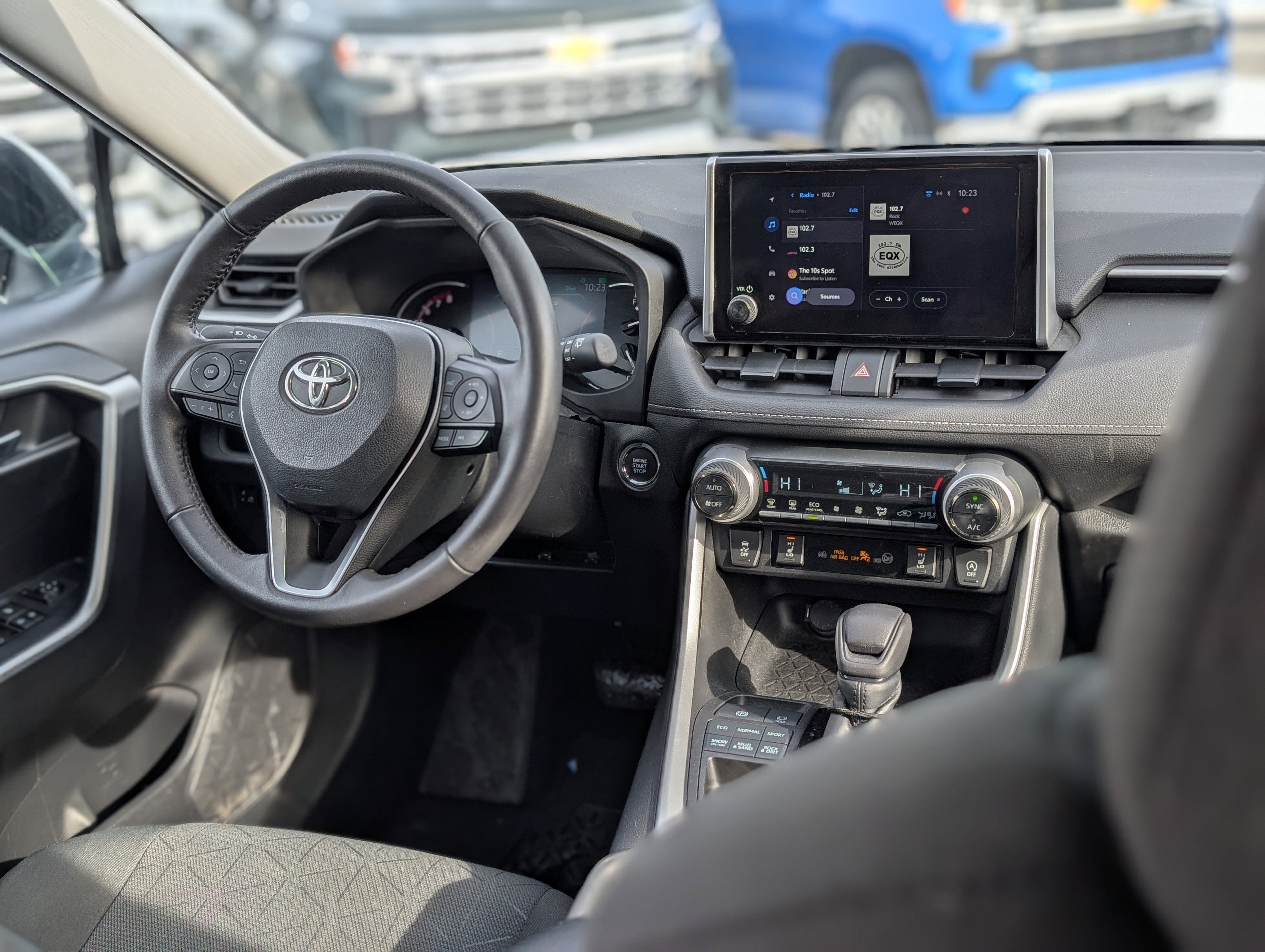 2023 Toyota RAV4 XLE