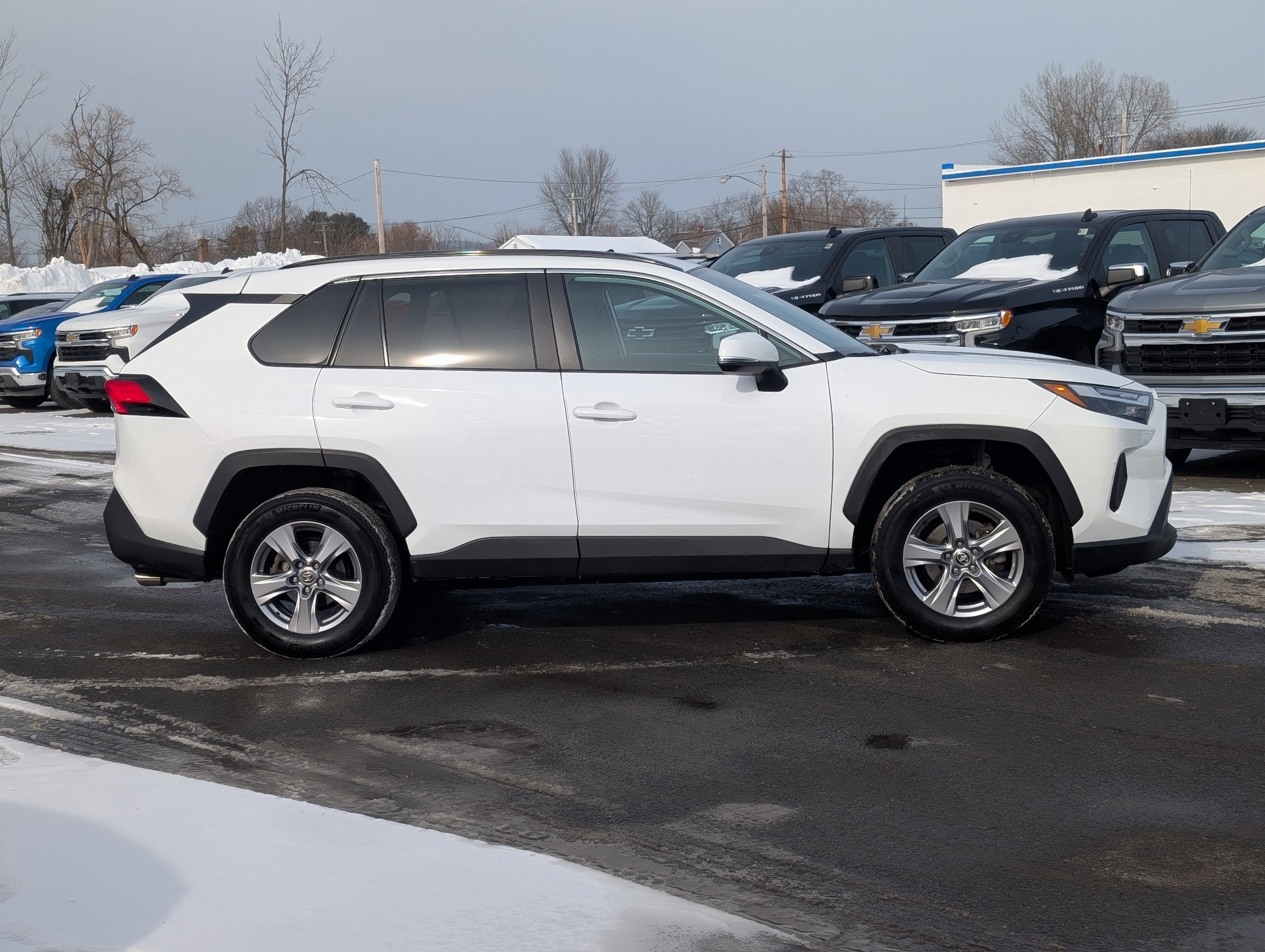 2023 Toyota RAV4 XLE