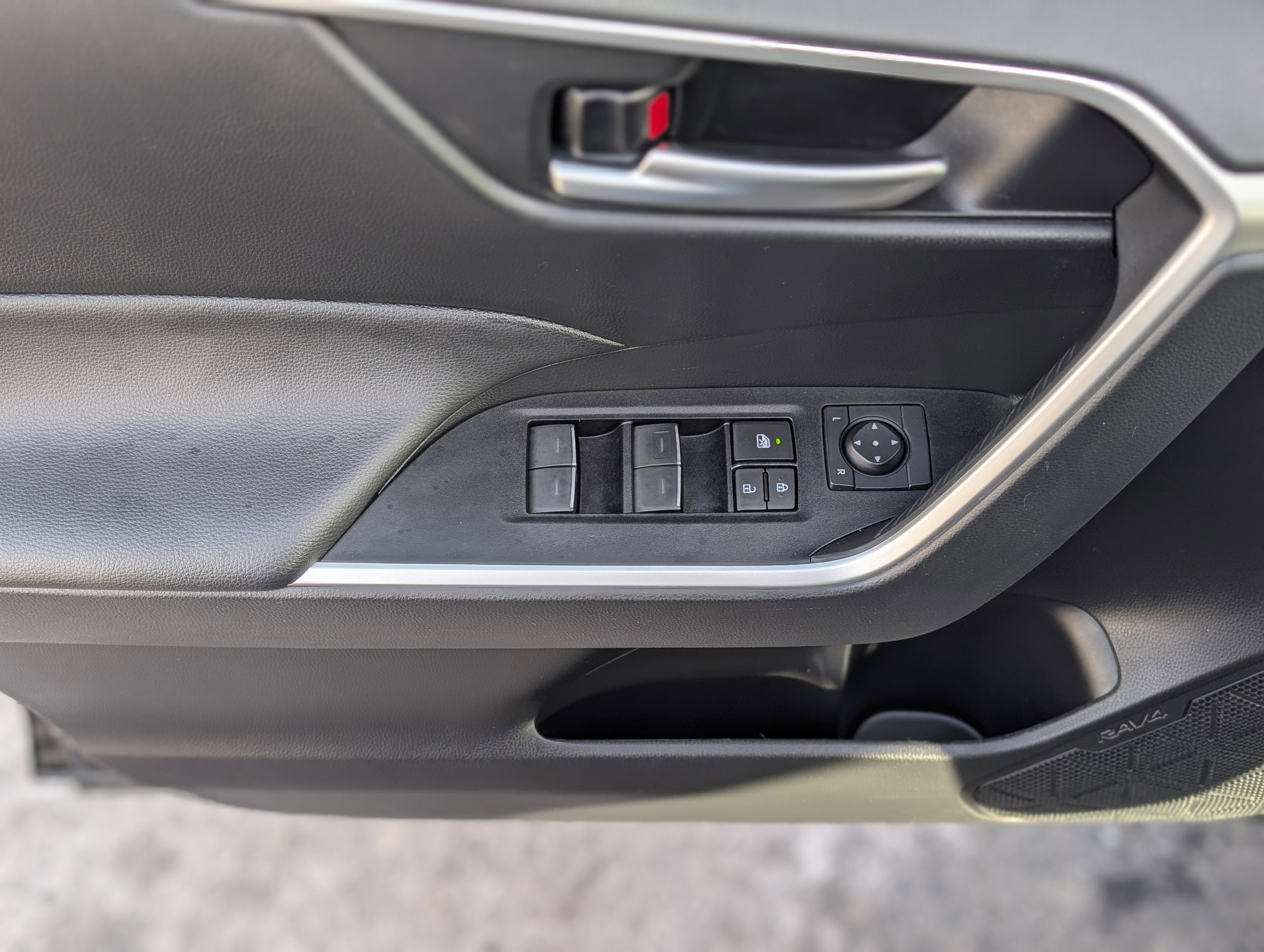 2023 Toyota RAV4 Hybrid Woodland Edition