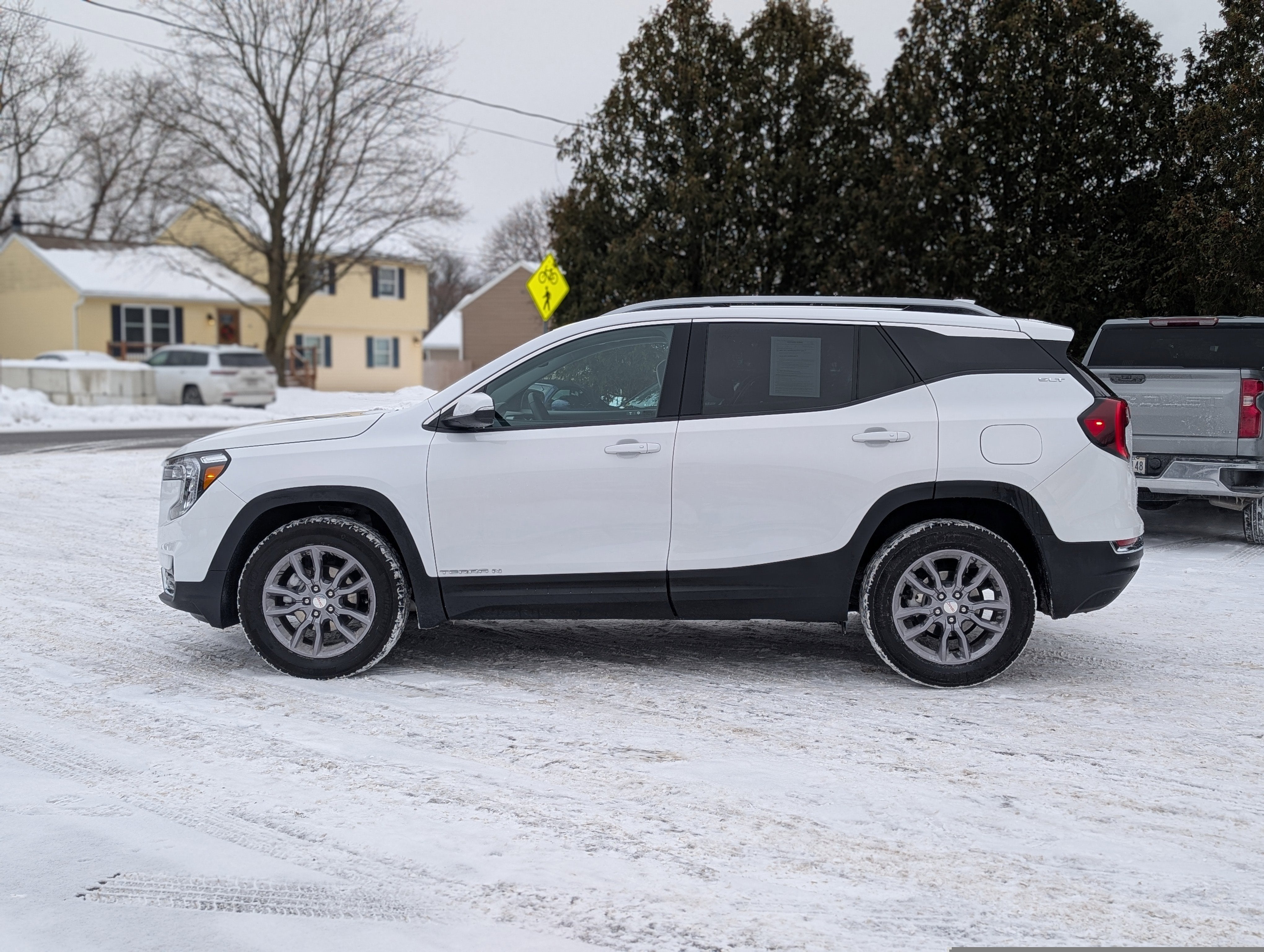 2024 GMC Terrain SLT