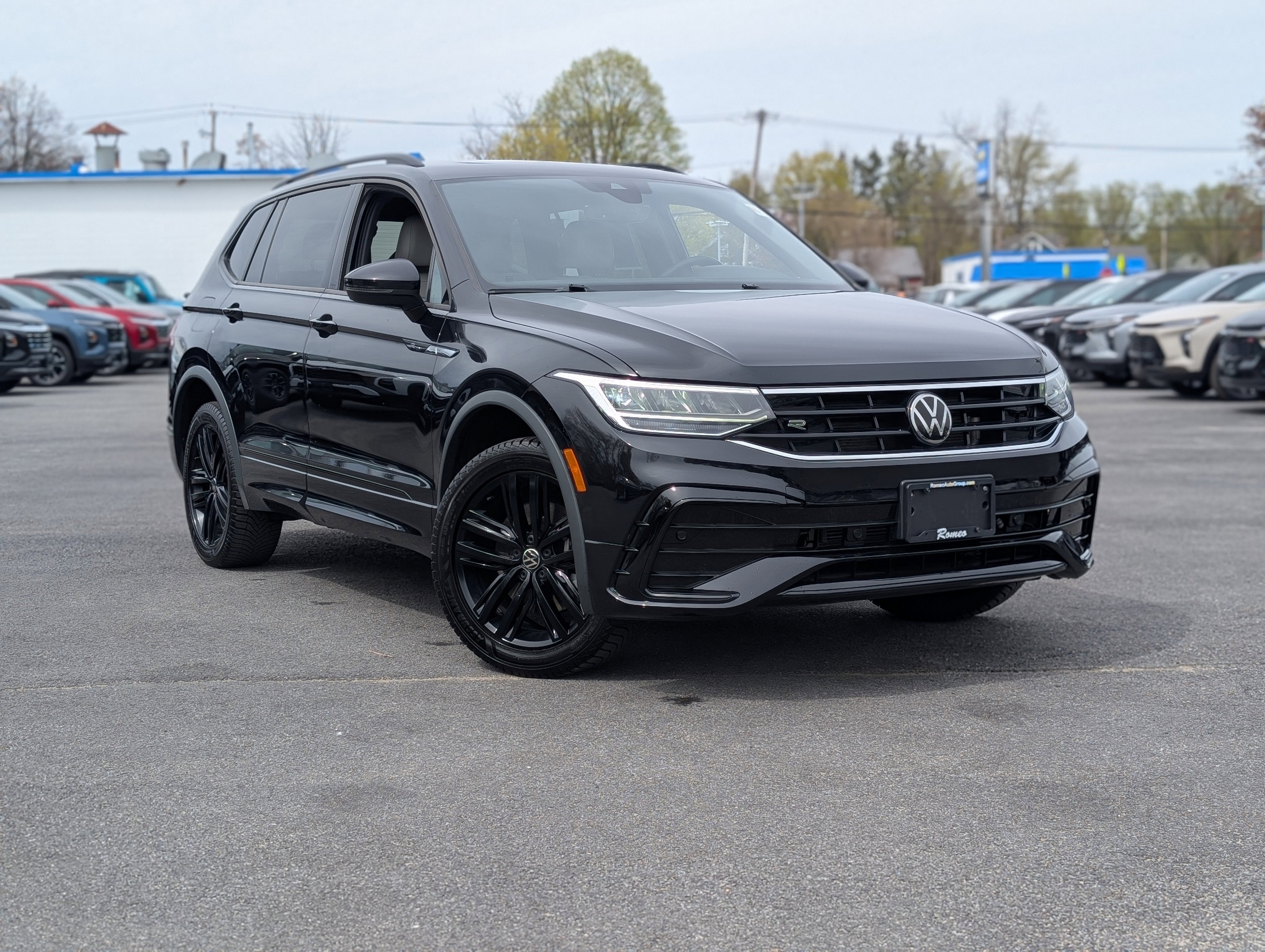 2022 Volkswagen Tiguan 2.0T SE R-Line Black