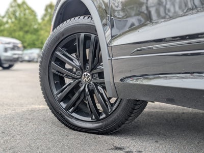 2022 Volkswagen Tiguan 2.0T SE R-Line Black