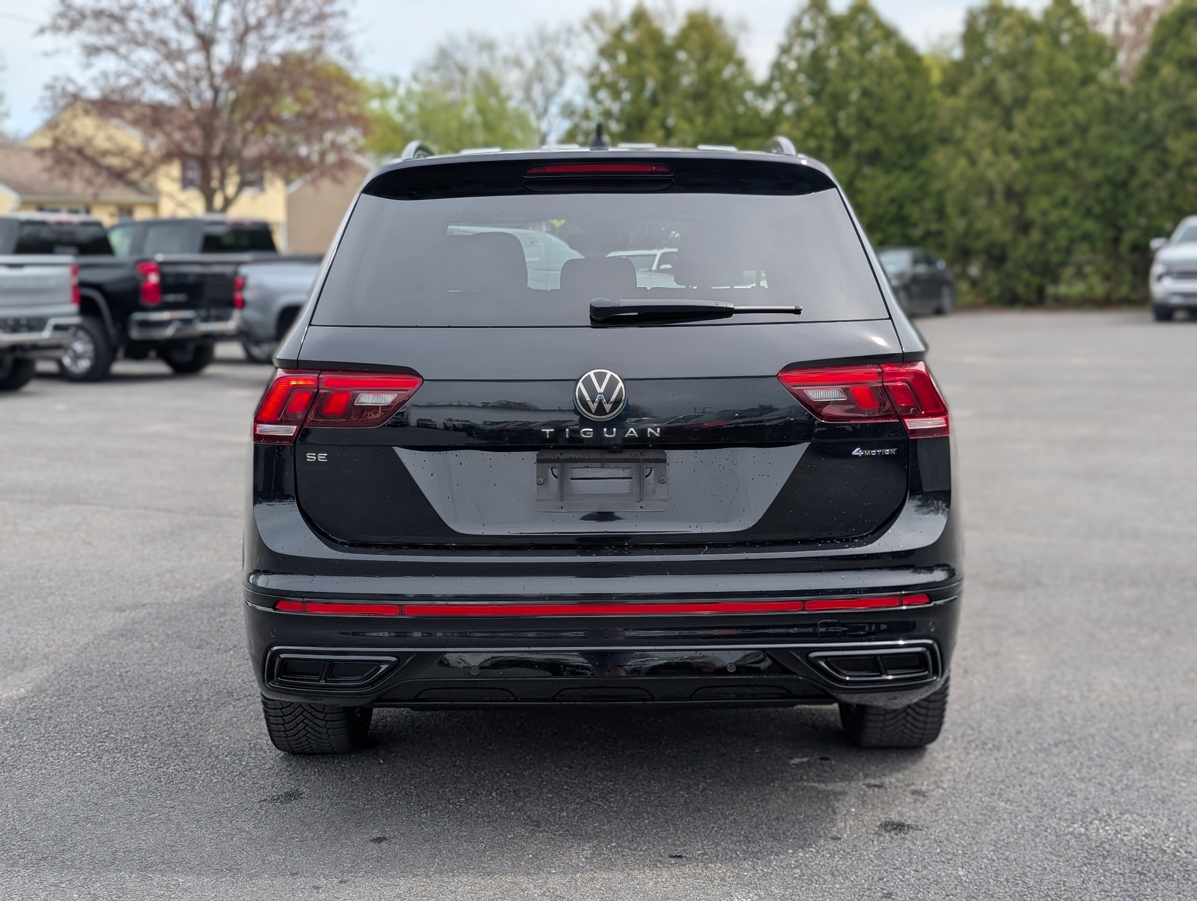 2022 Volkswagen Tiguan 2.0T SE R-Line Black