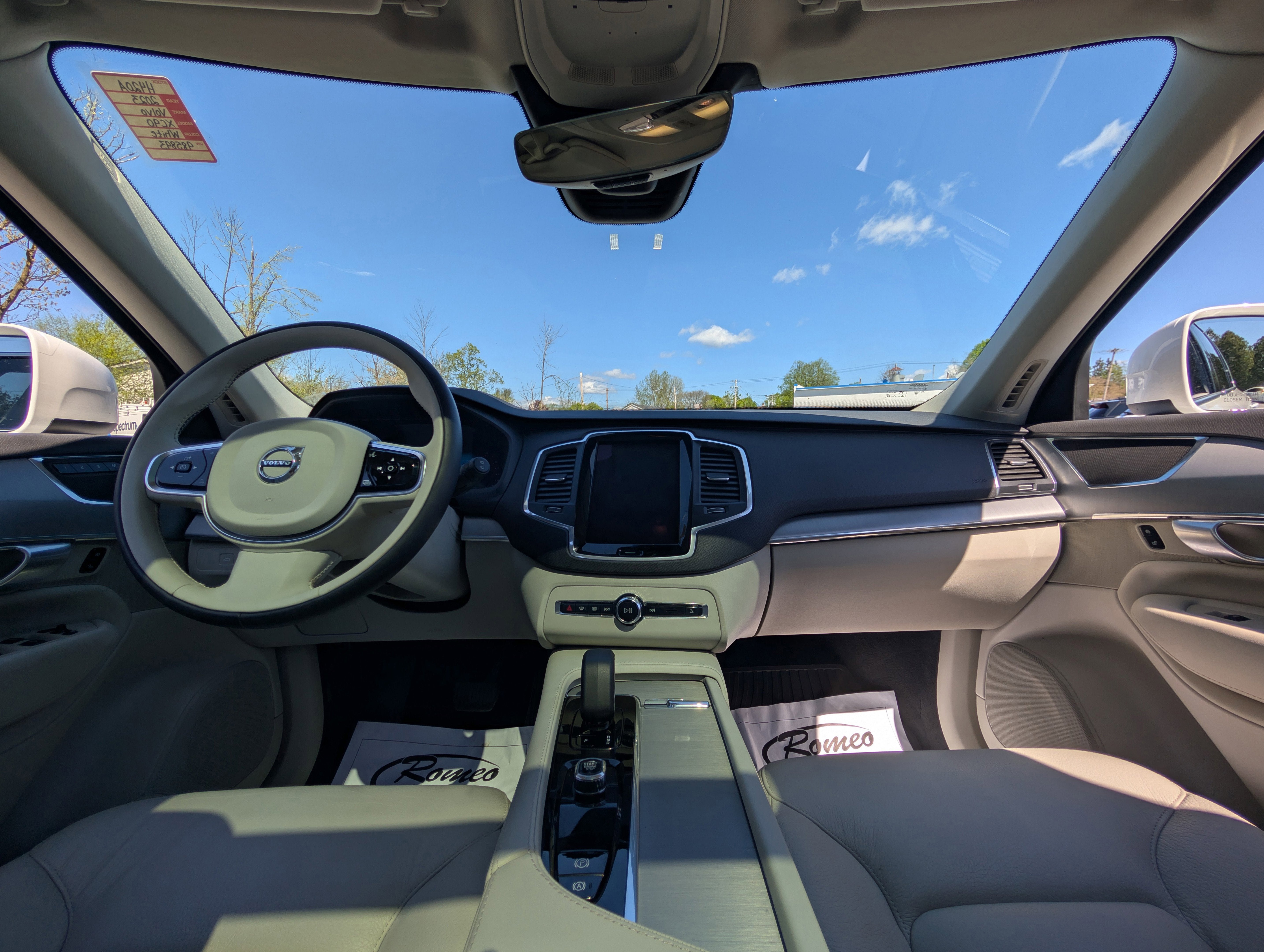 2023 Volvo XC90 B5 Core
