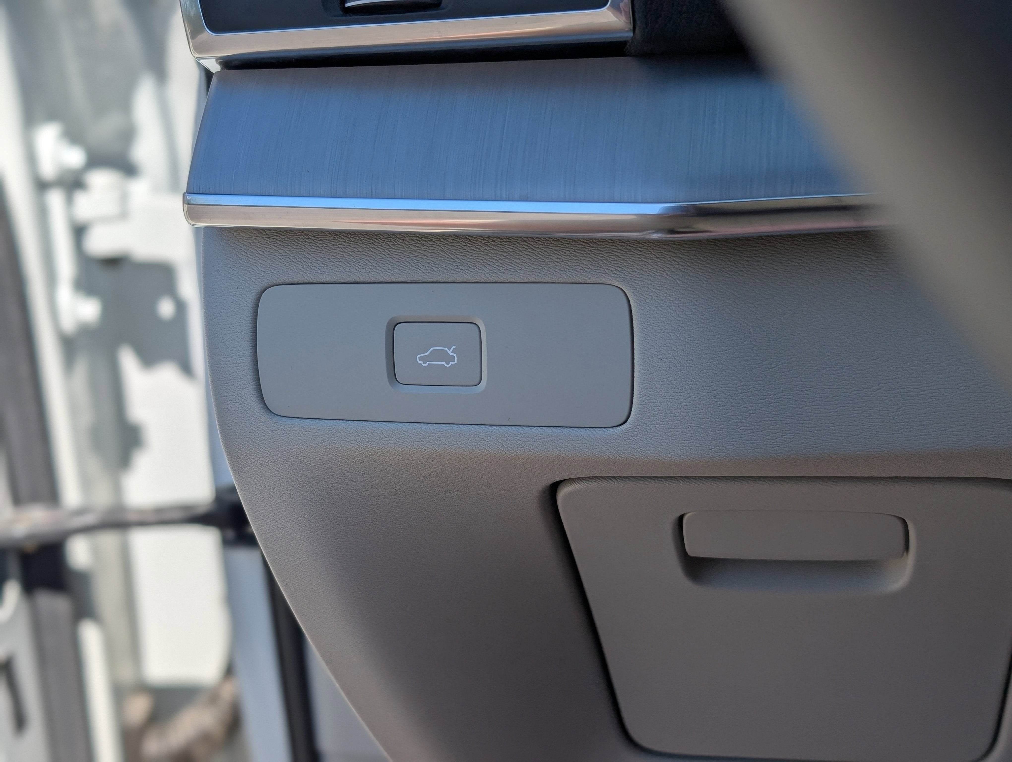 2023 Volvo XC90 B5 Core