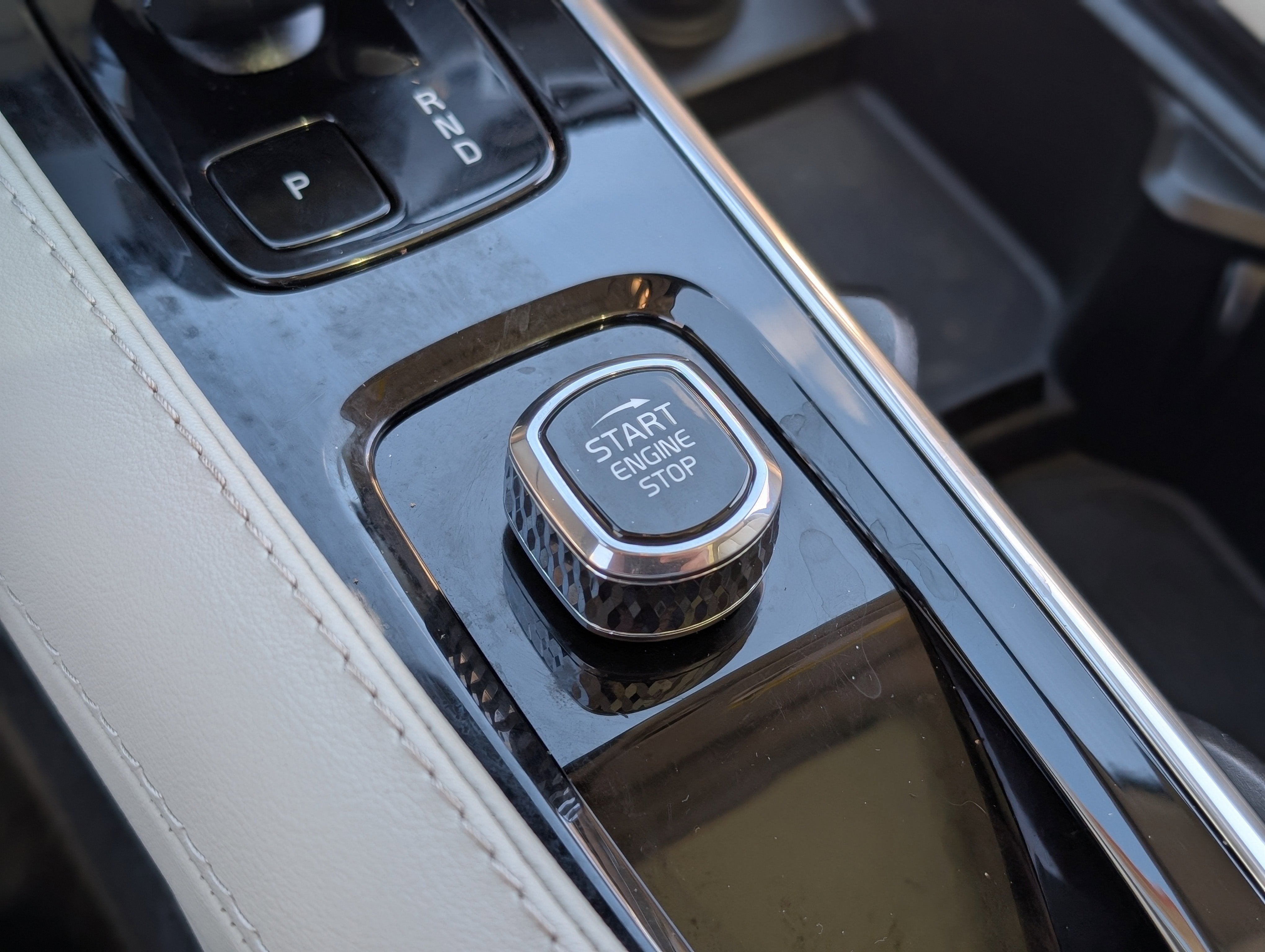 2023 Volvo XC90 B5 Core