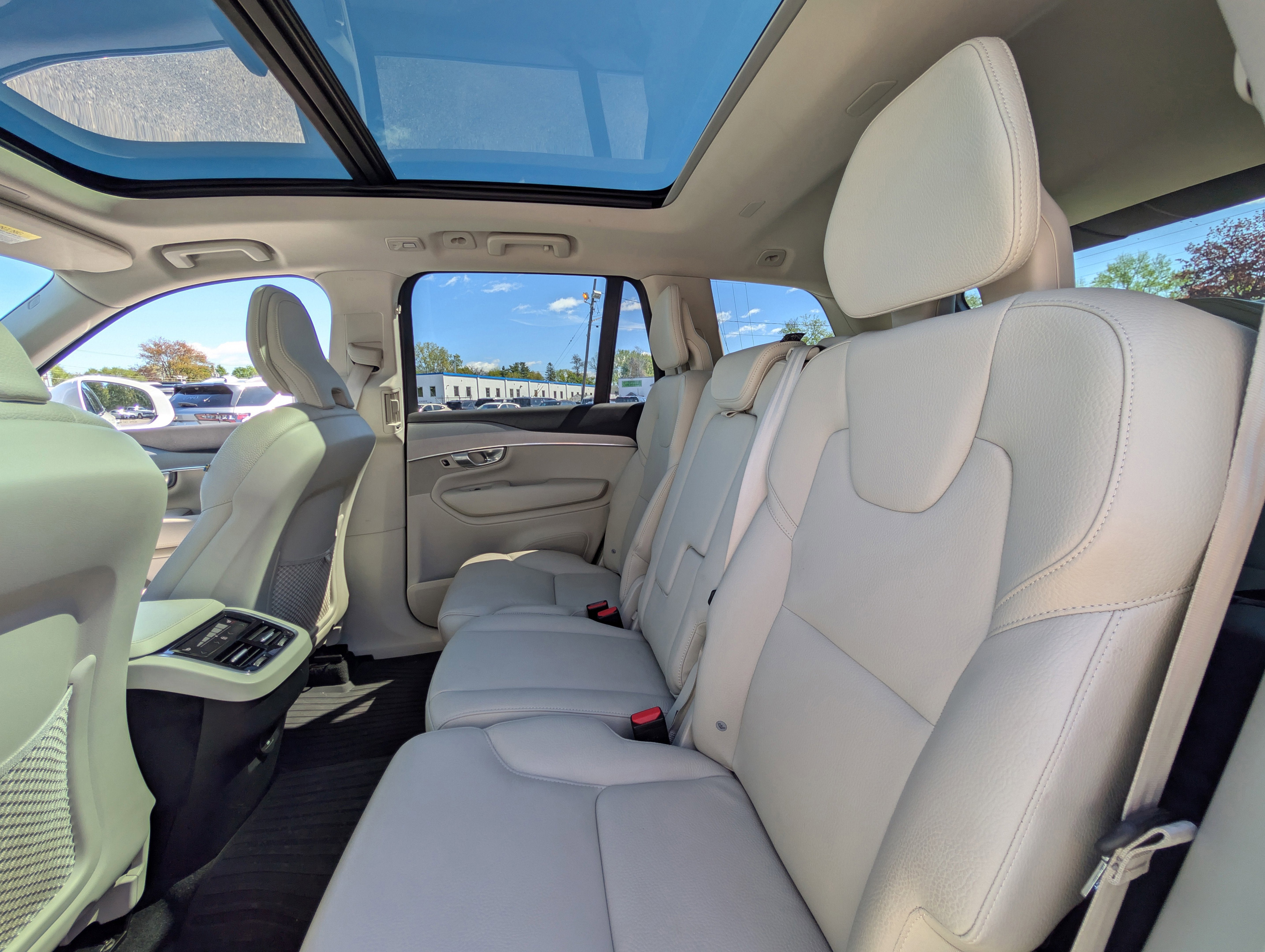 2023 Volvo XC90 B5 Core