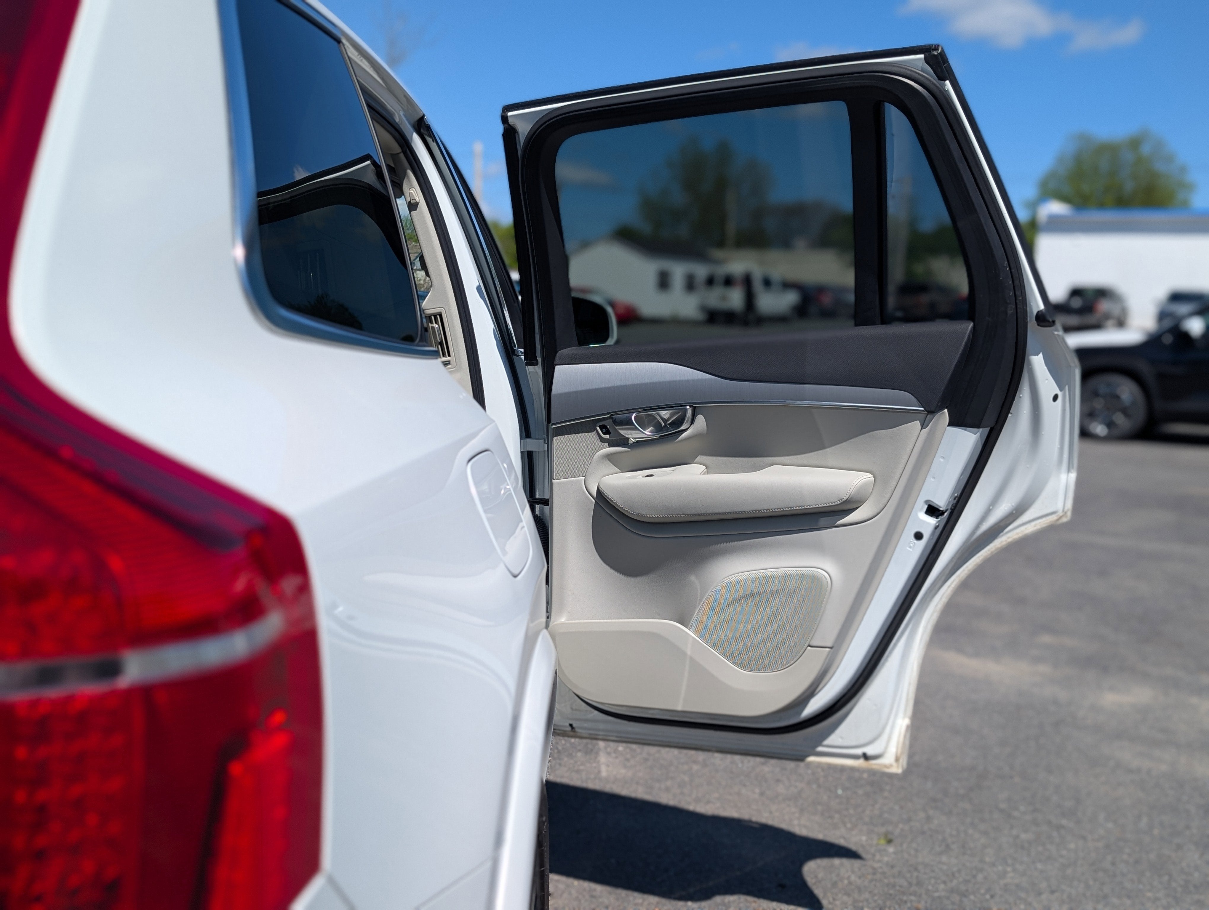 2023 Volvo XC90 B5 Core