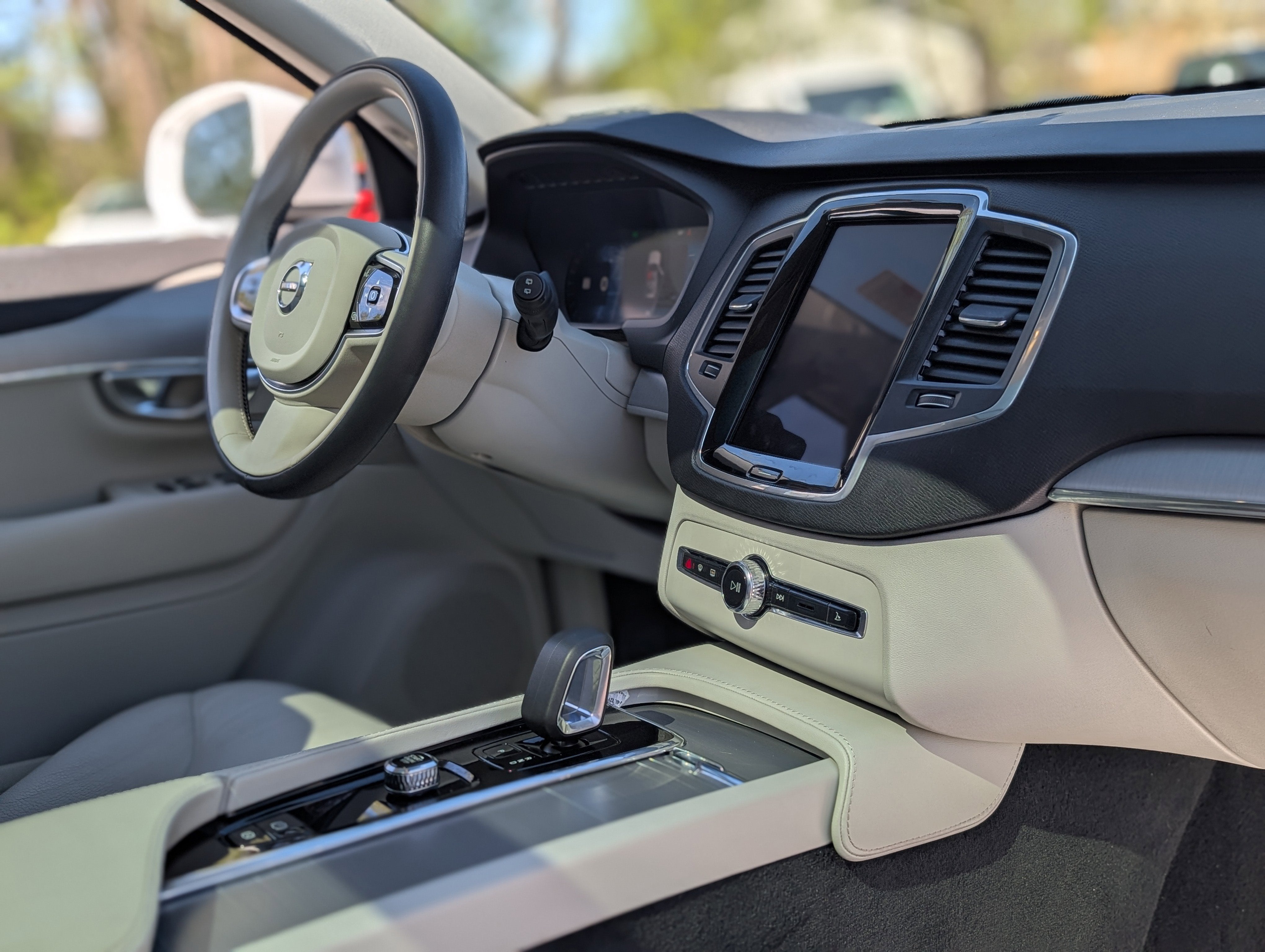 2023 Volvo XC90 B5 Core