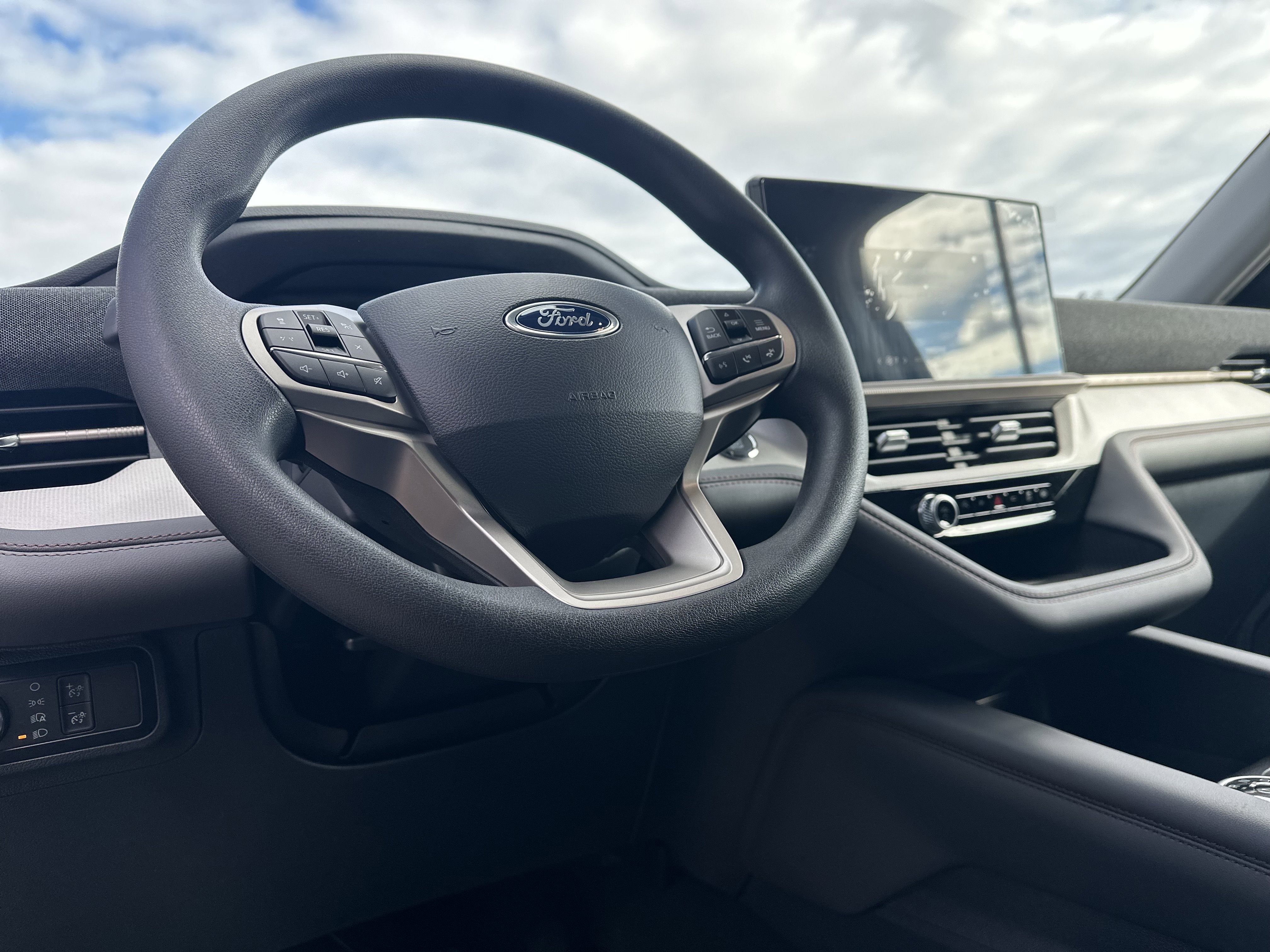 2026 Ford Explorer Active w/100A Pkg