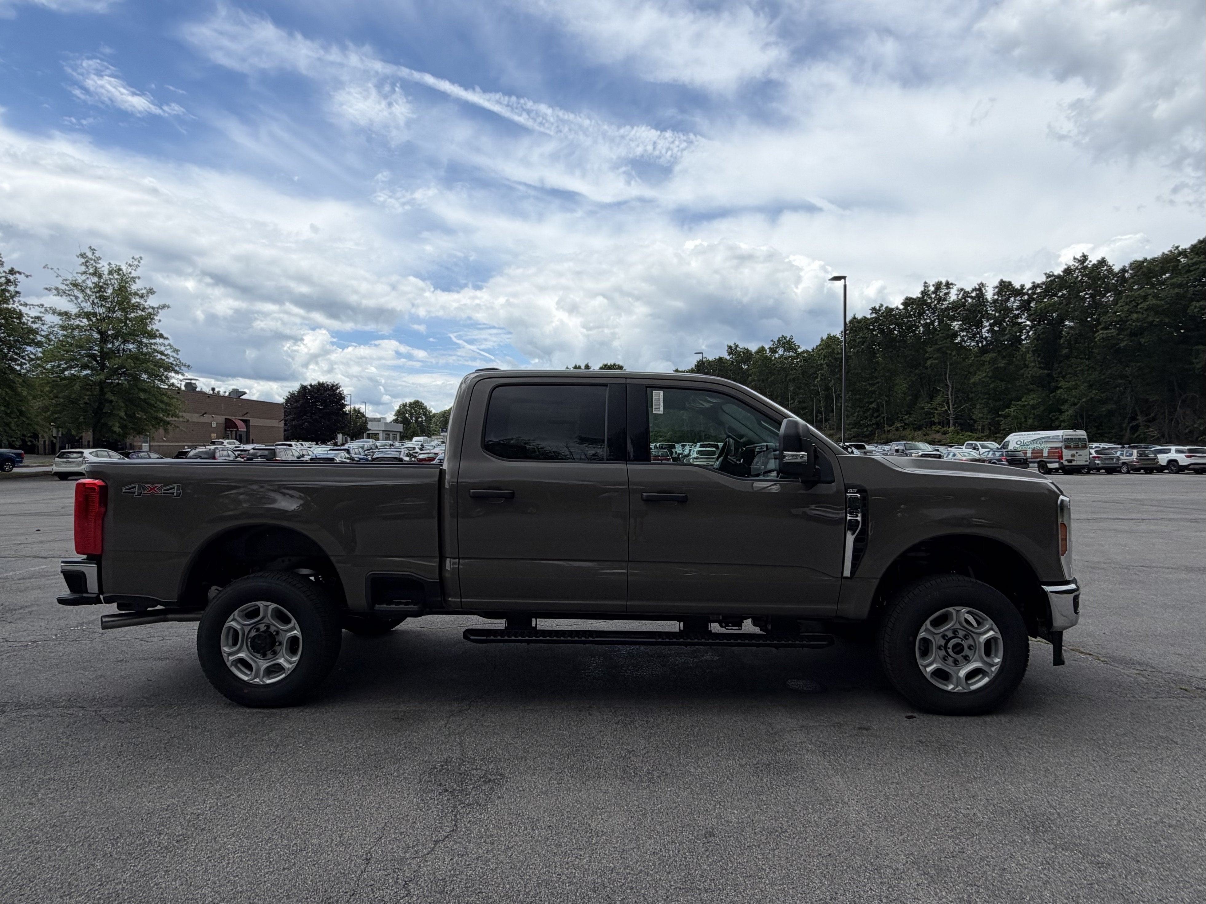 2026 Ford Super Duty F-350 SRW XLT