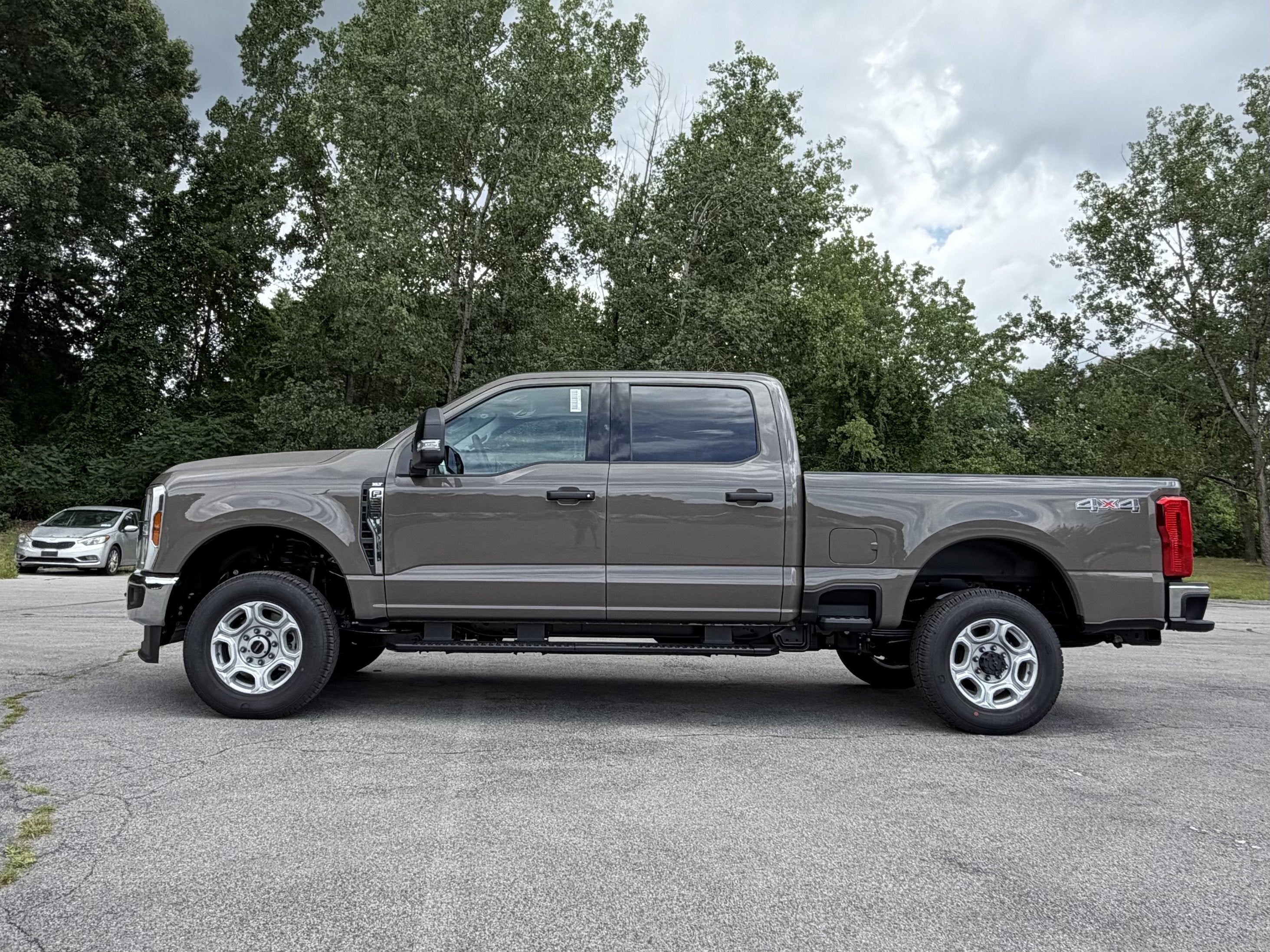 2026 Ford Super Duty F-350 SRW XLT