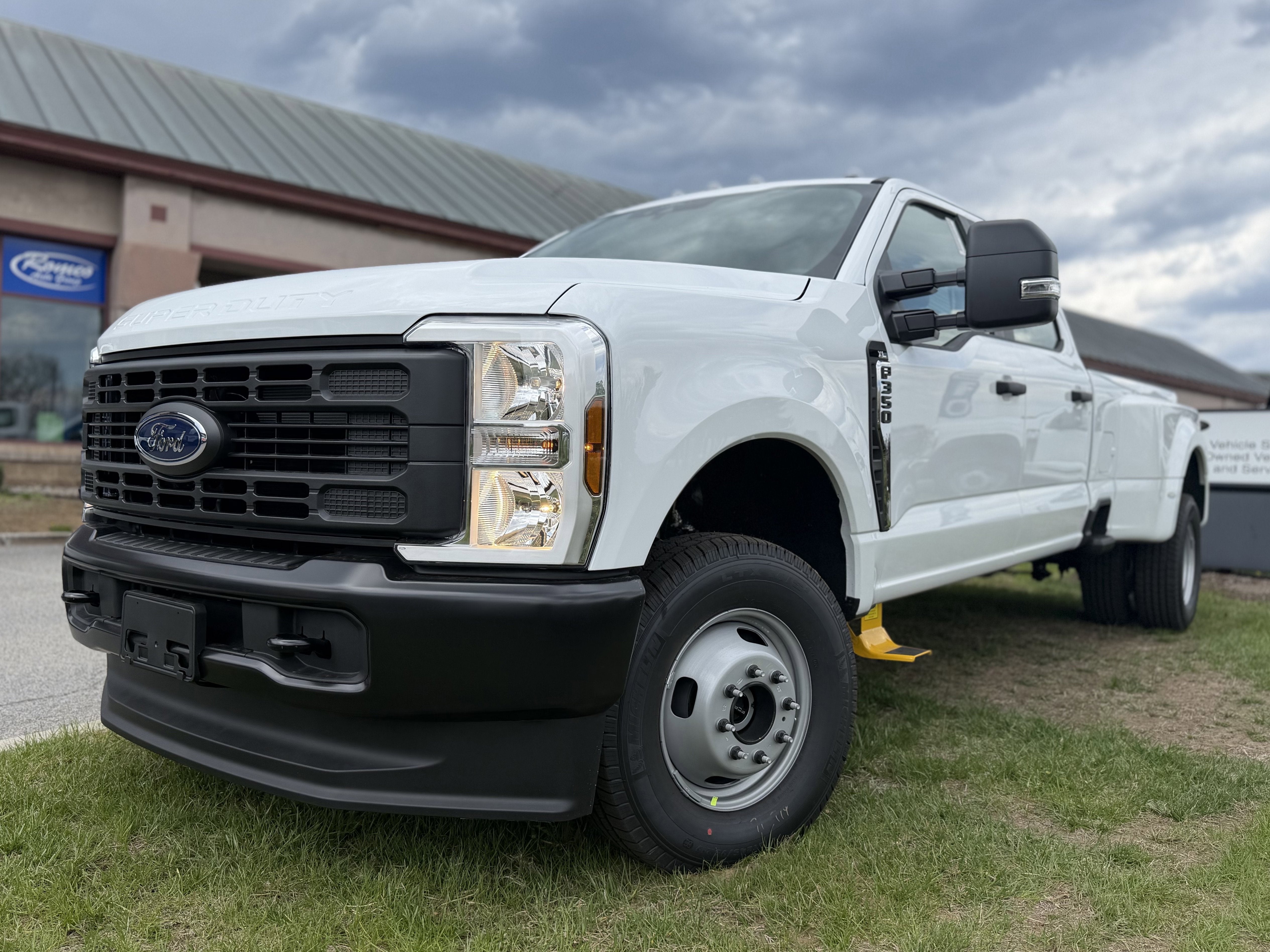 2026 Ford Super Duty F-350 DRW XL
