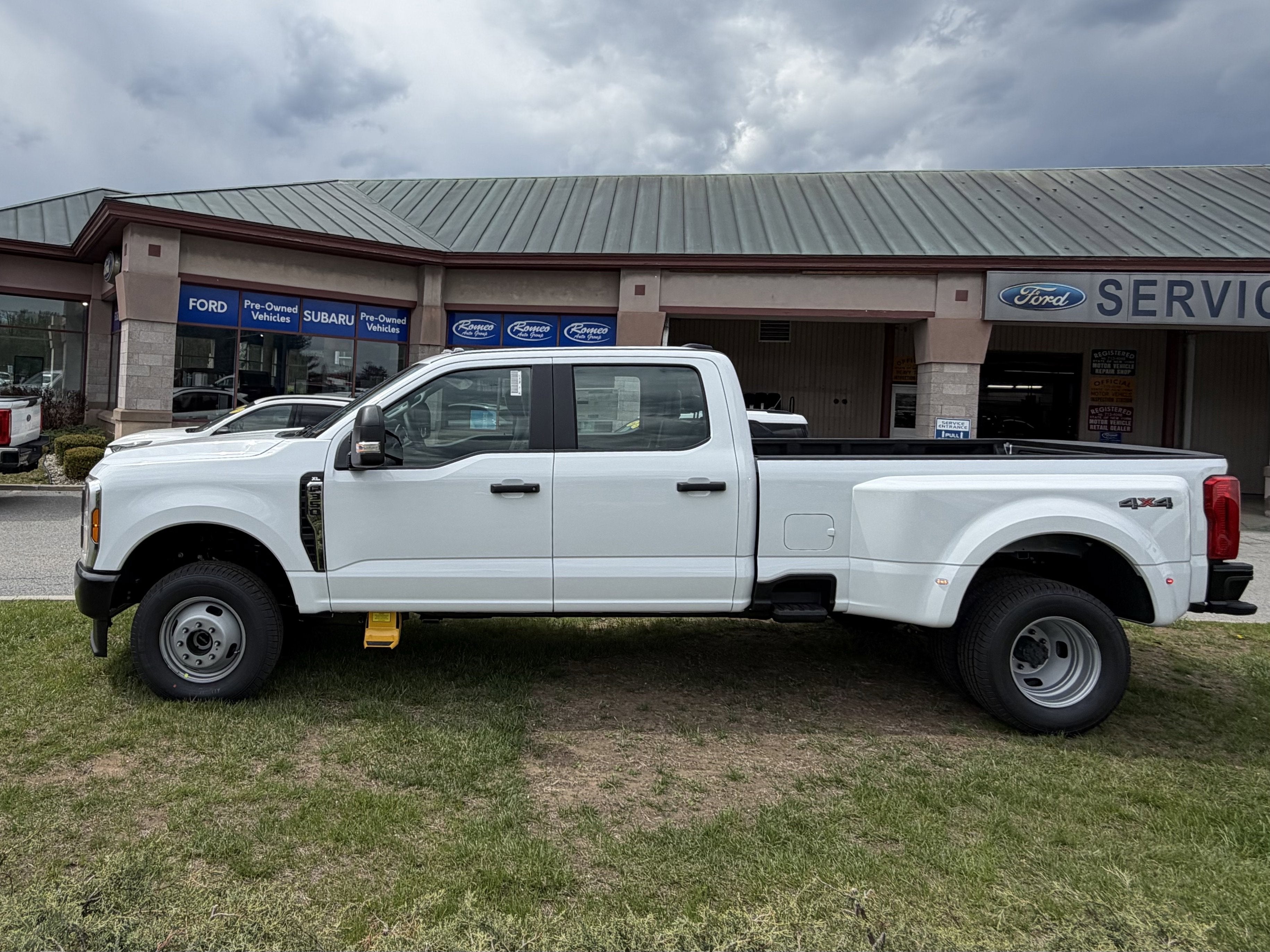 2026 Ford Super Duty F-350 DRW XL