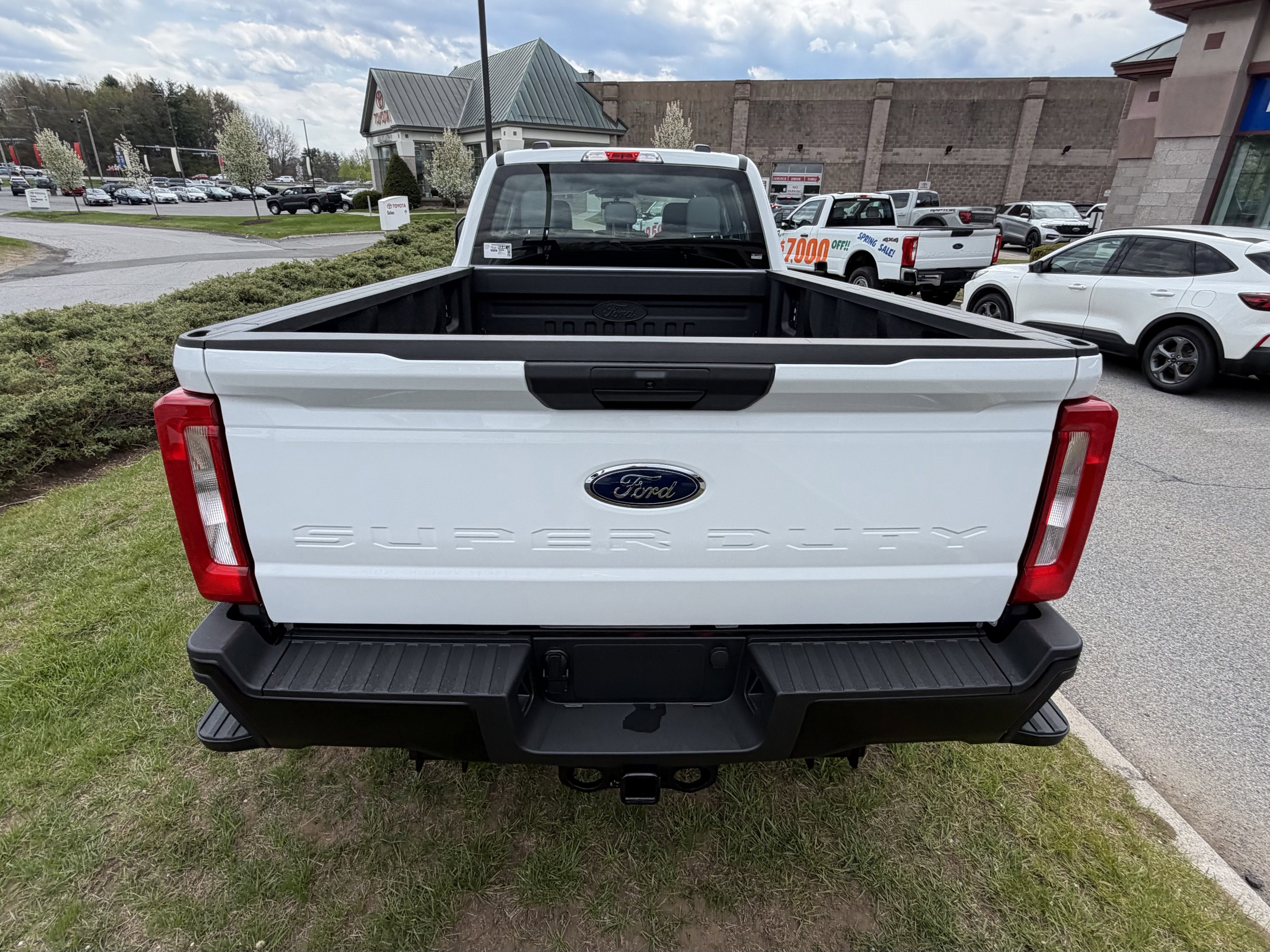 2026 Ford Super Duty F-350 DRW XL