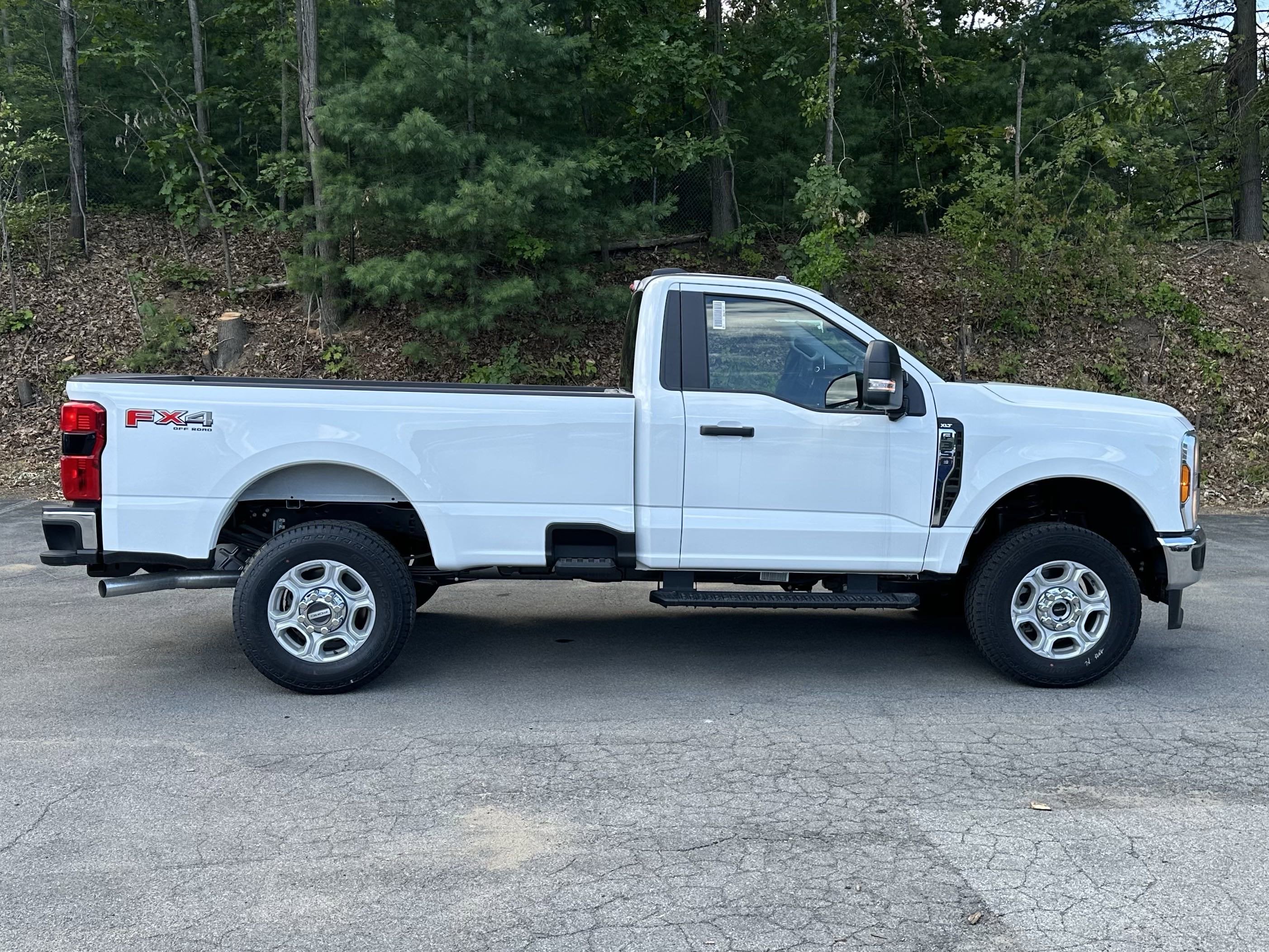 2025 Ford Super Duty F-350 SRW F-350® XLT