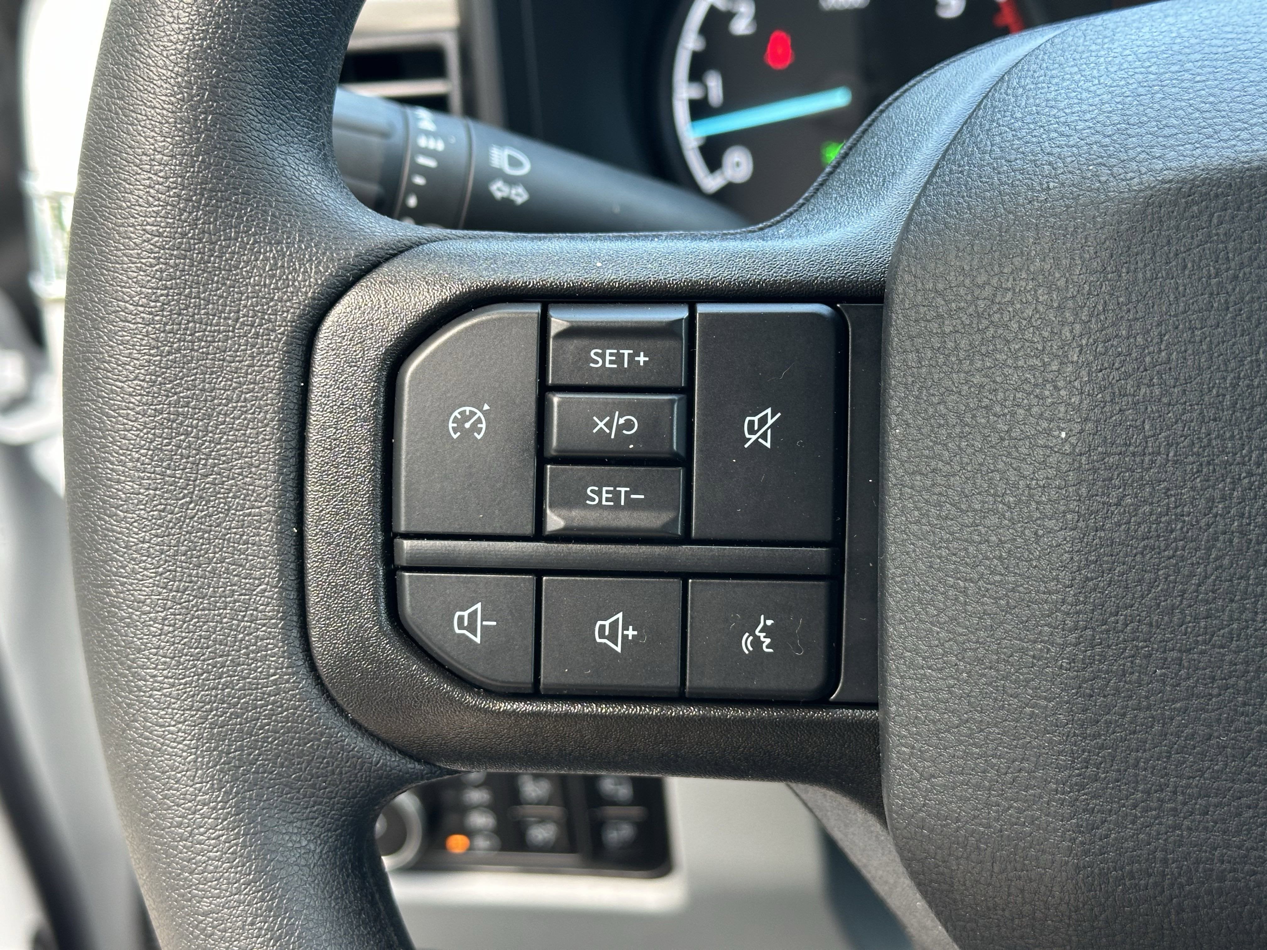 2025 Ford Super Duty F-350 SRW F-350® XLT