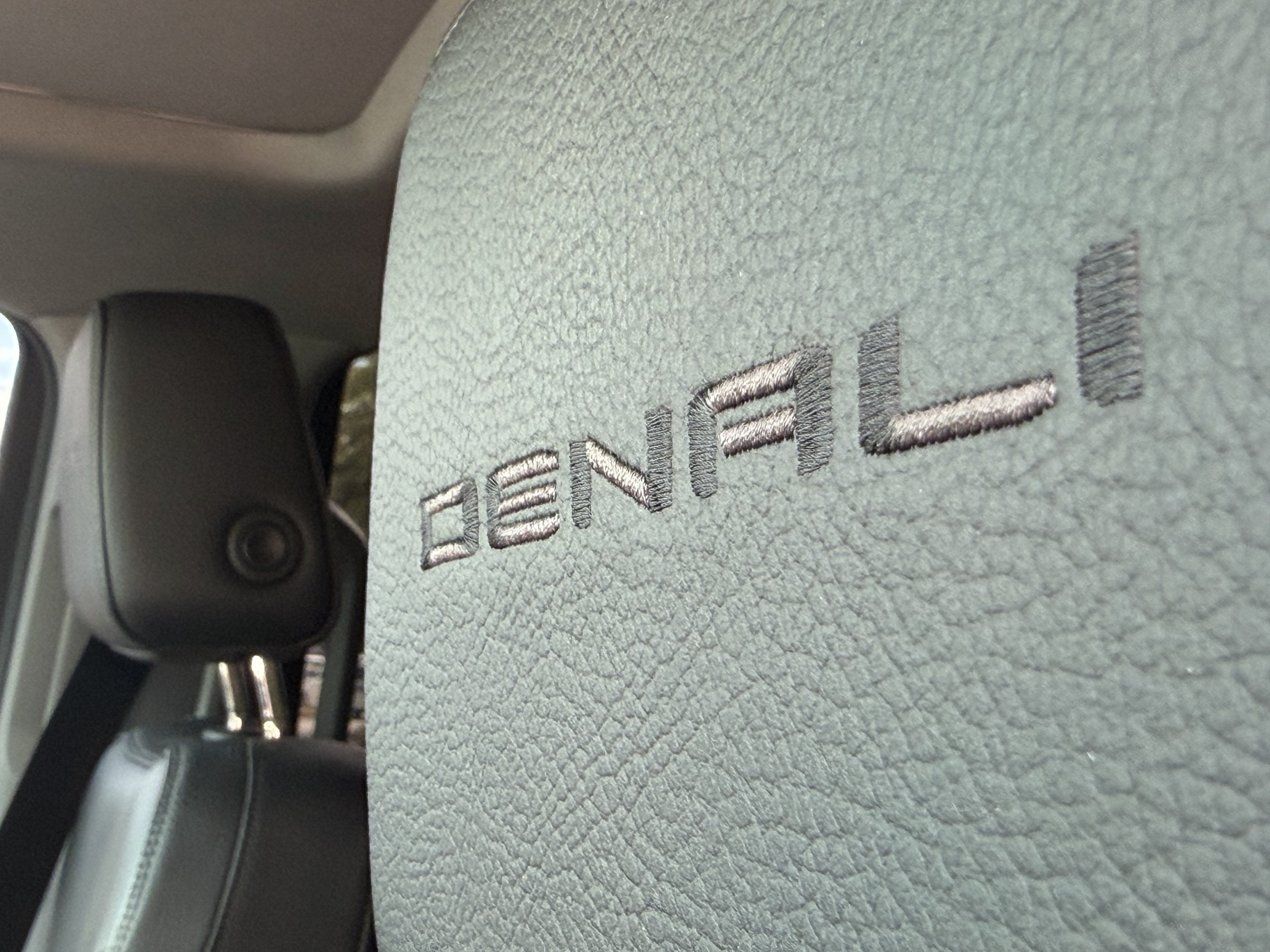 2023 GMC Sierra 2500HD Denali