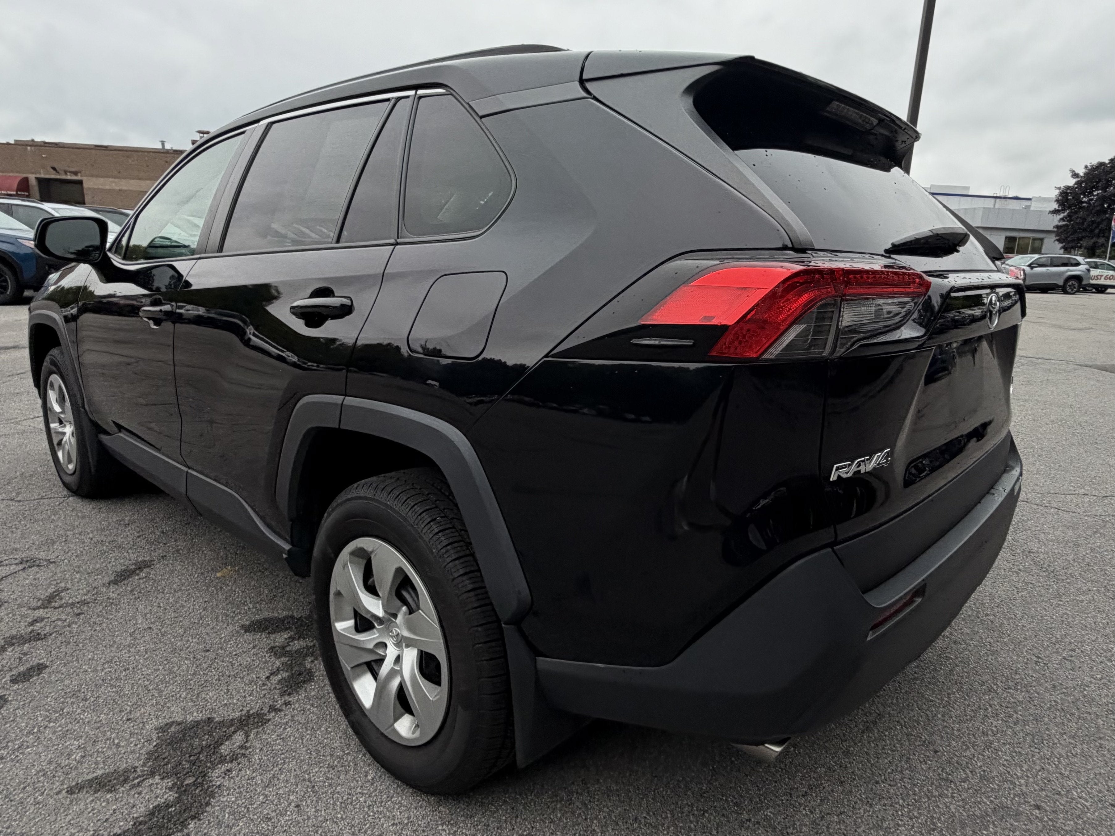 2020 Toyota RAV4 LE