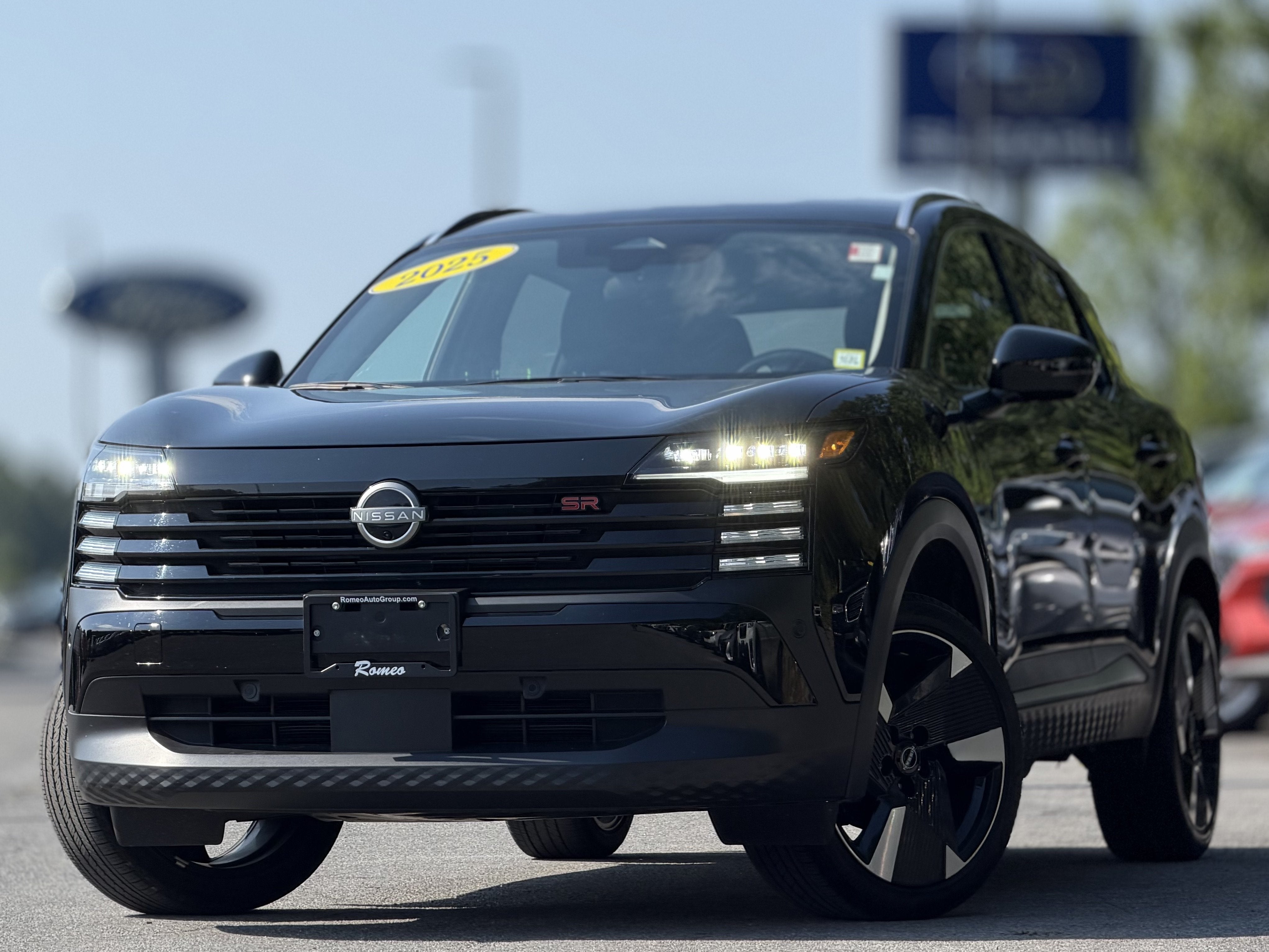 2025 Nissan Kicks SR