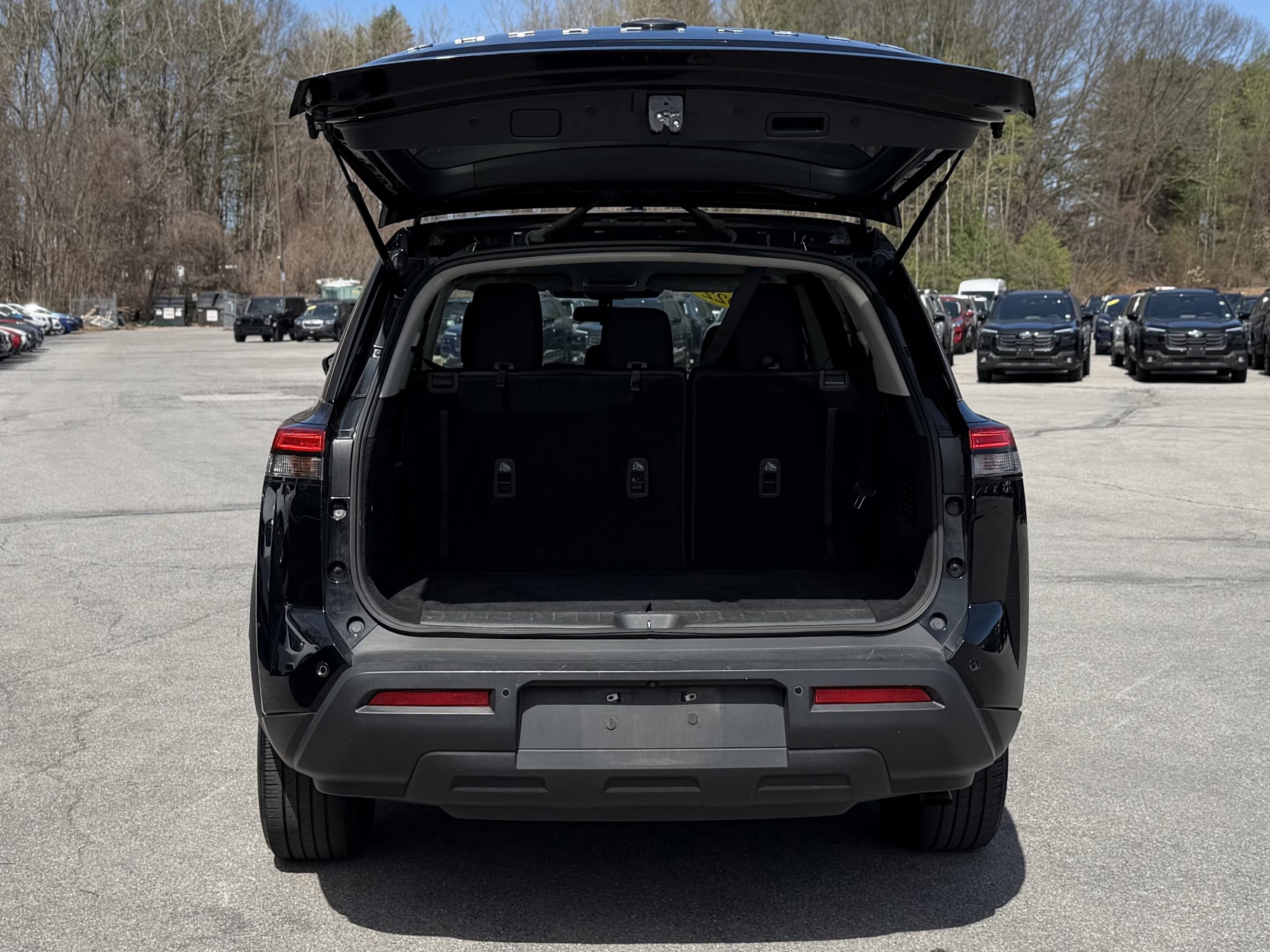 2022 Nissan Pathfinder S