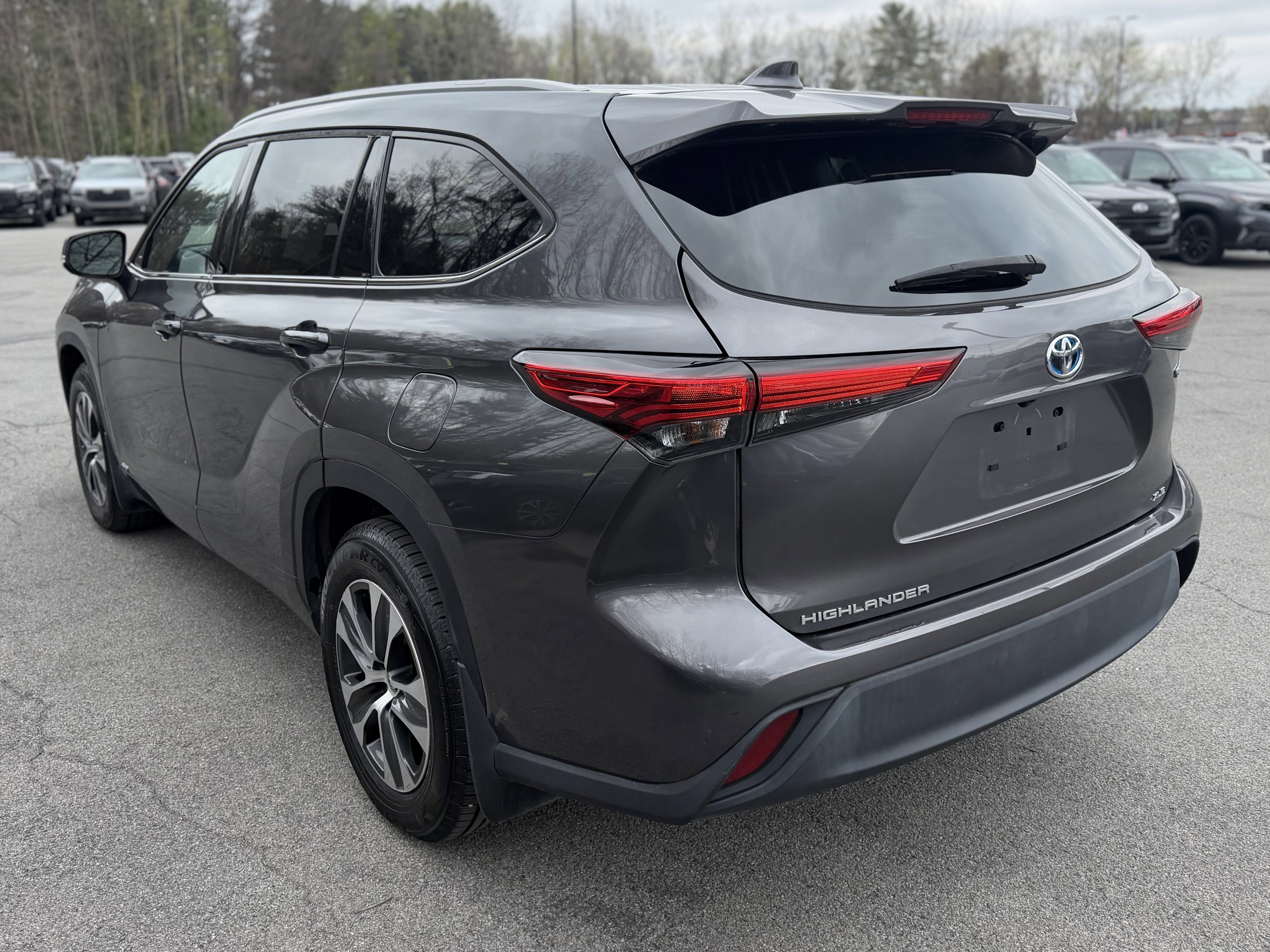 2022 Toyota Highlander Hybrid XLE