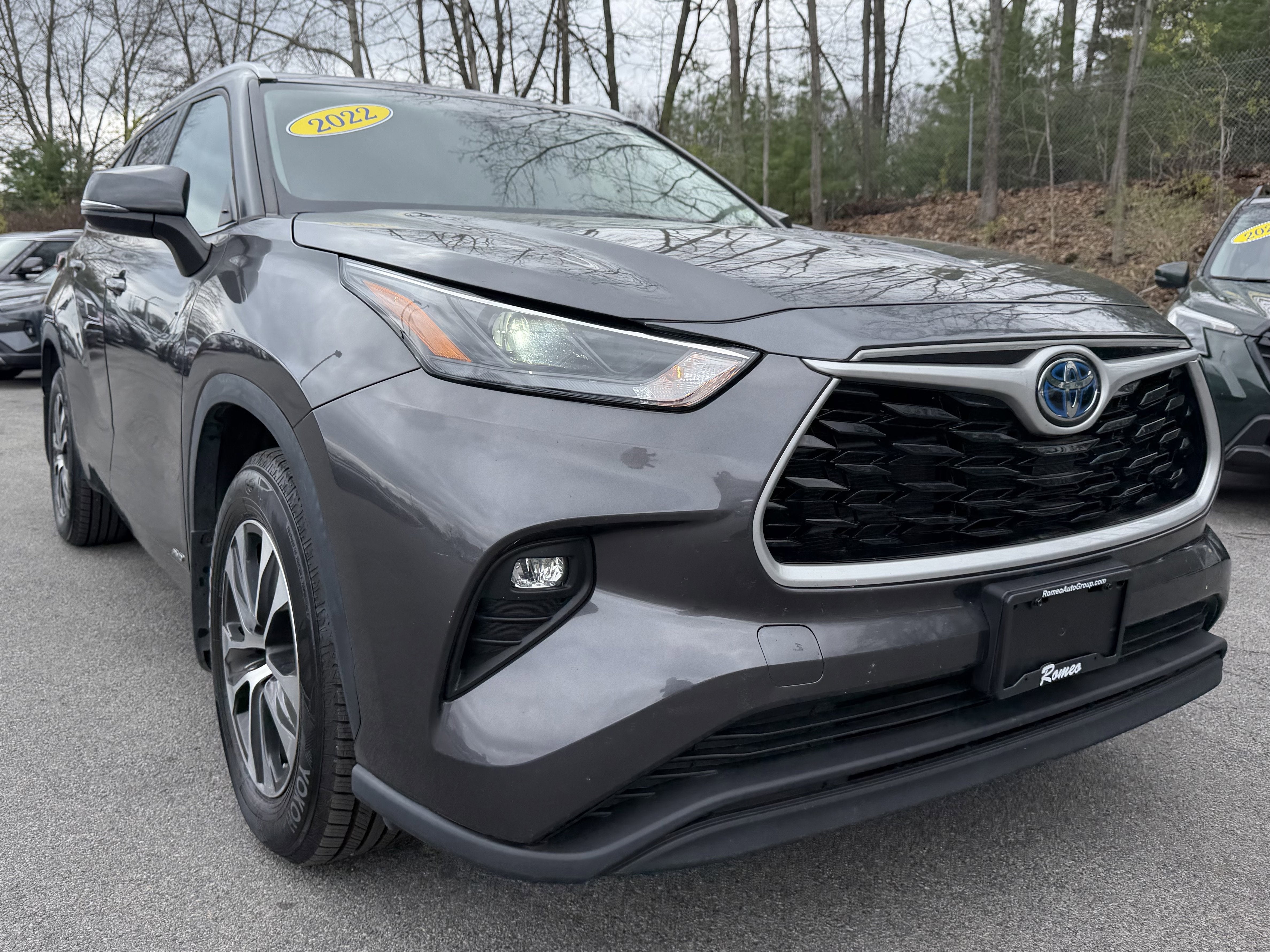 2022 Toyota Highlander Hybrid XLE
