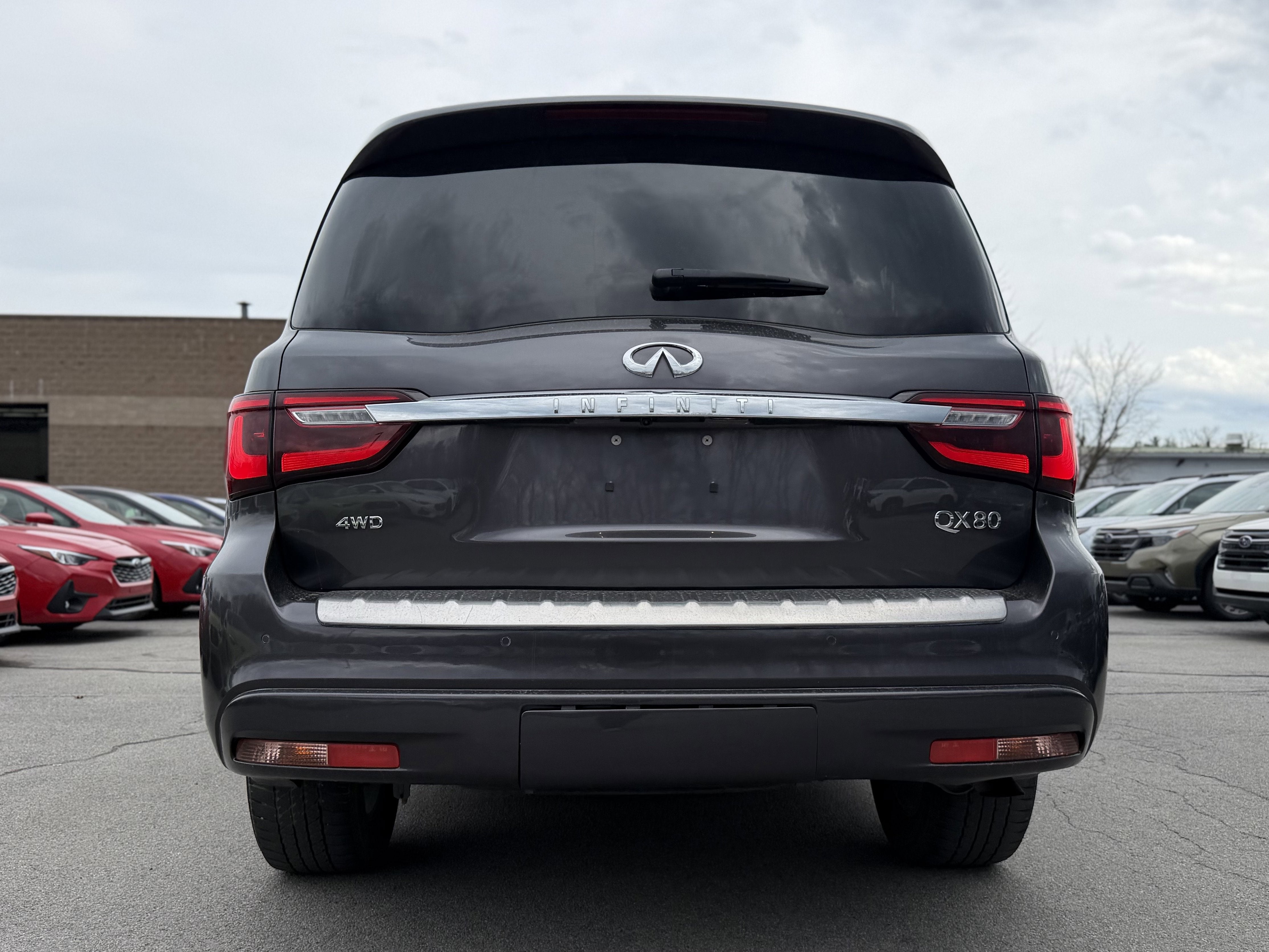 2024 INFINITI QX80 LUXE