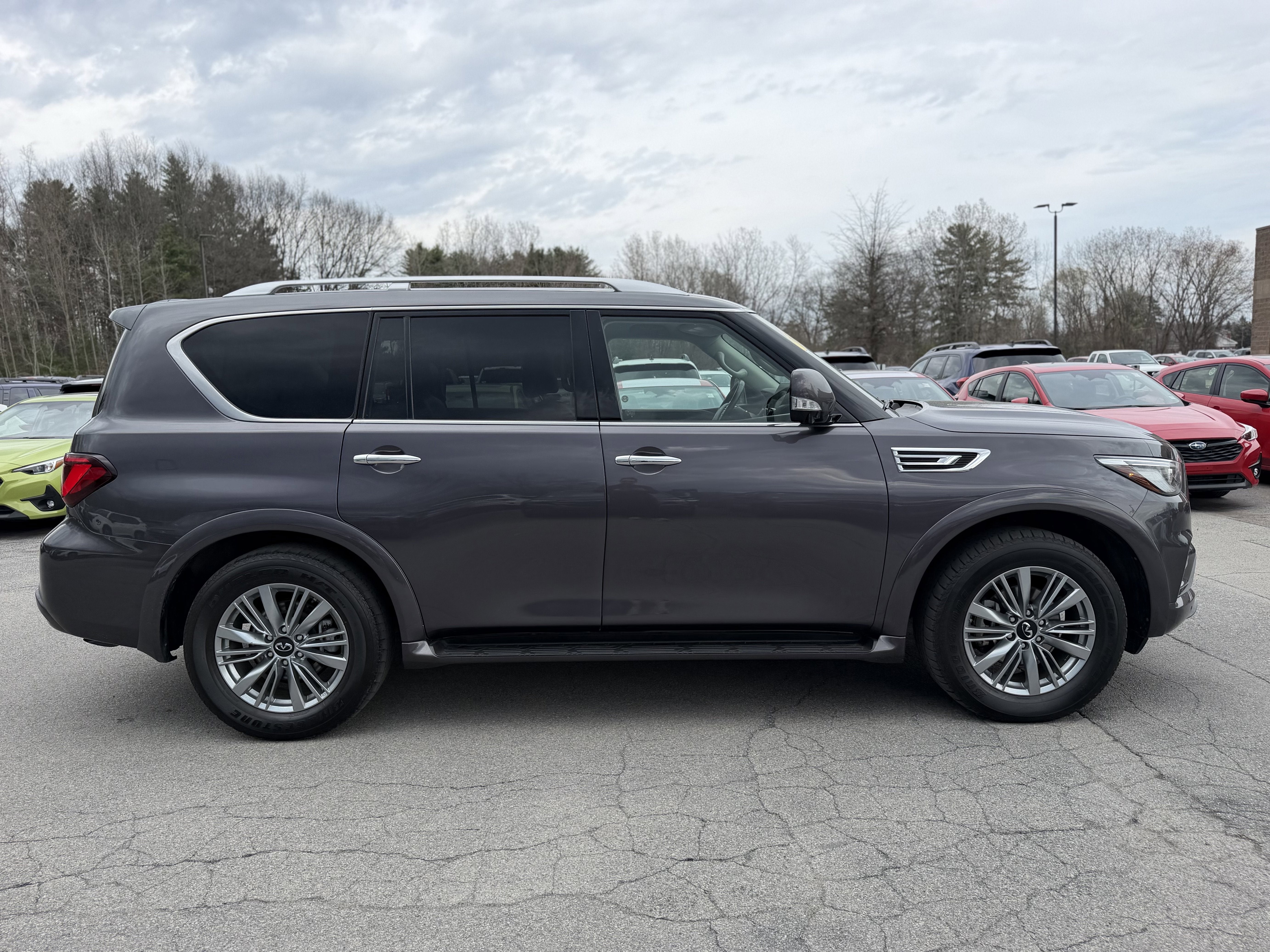 2024 INFINITI QX80 LUXE
