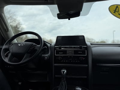 2024 INFINITI QX80 LUXE