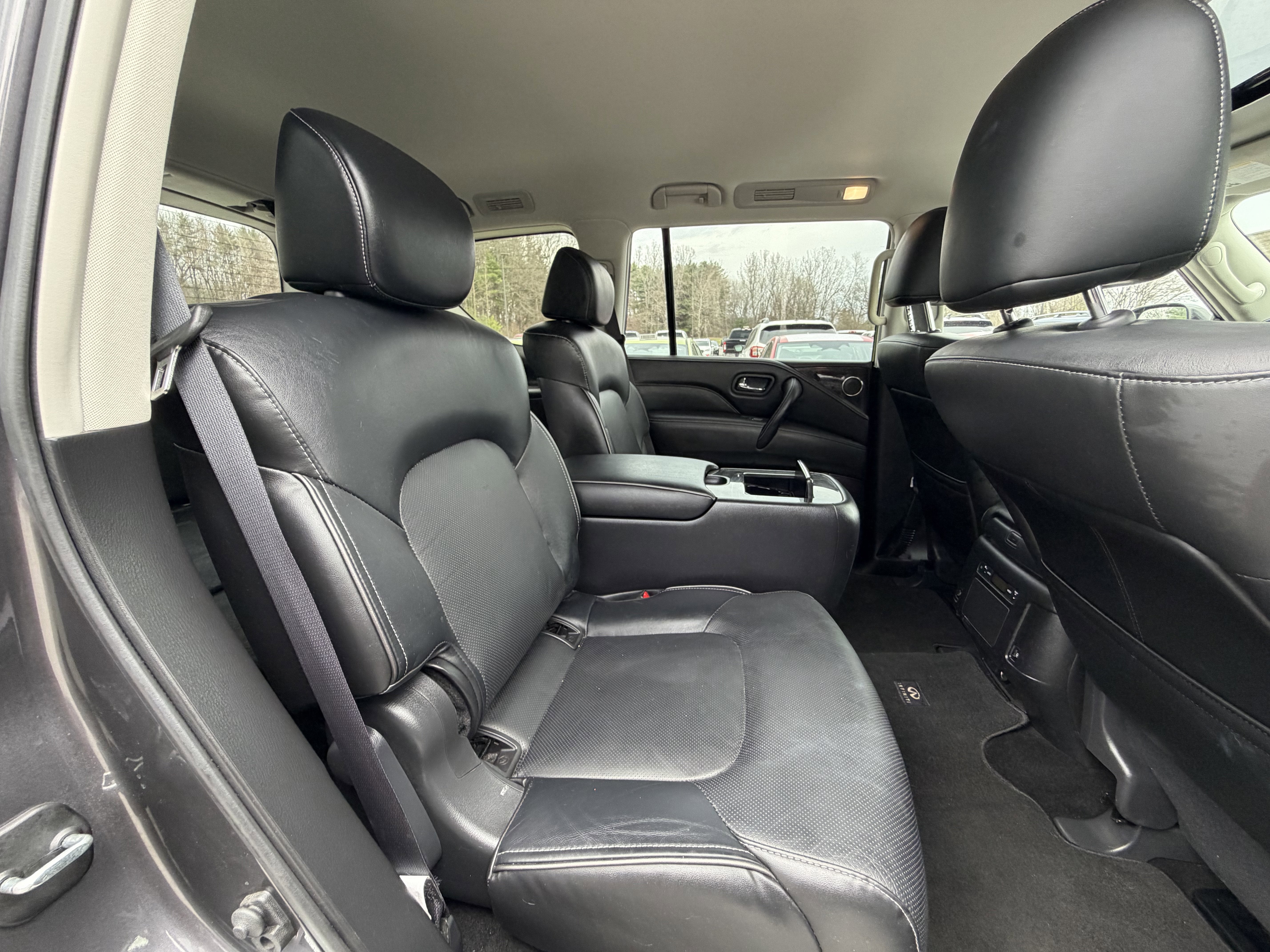 2024 INFINITI QX80 LUXE