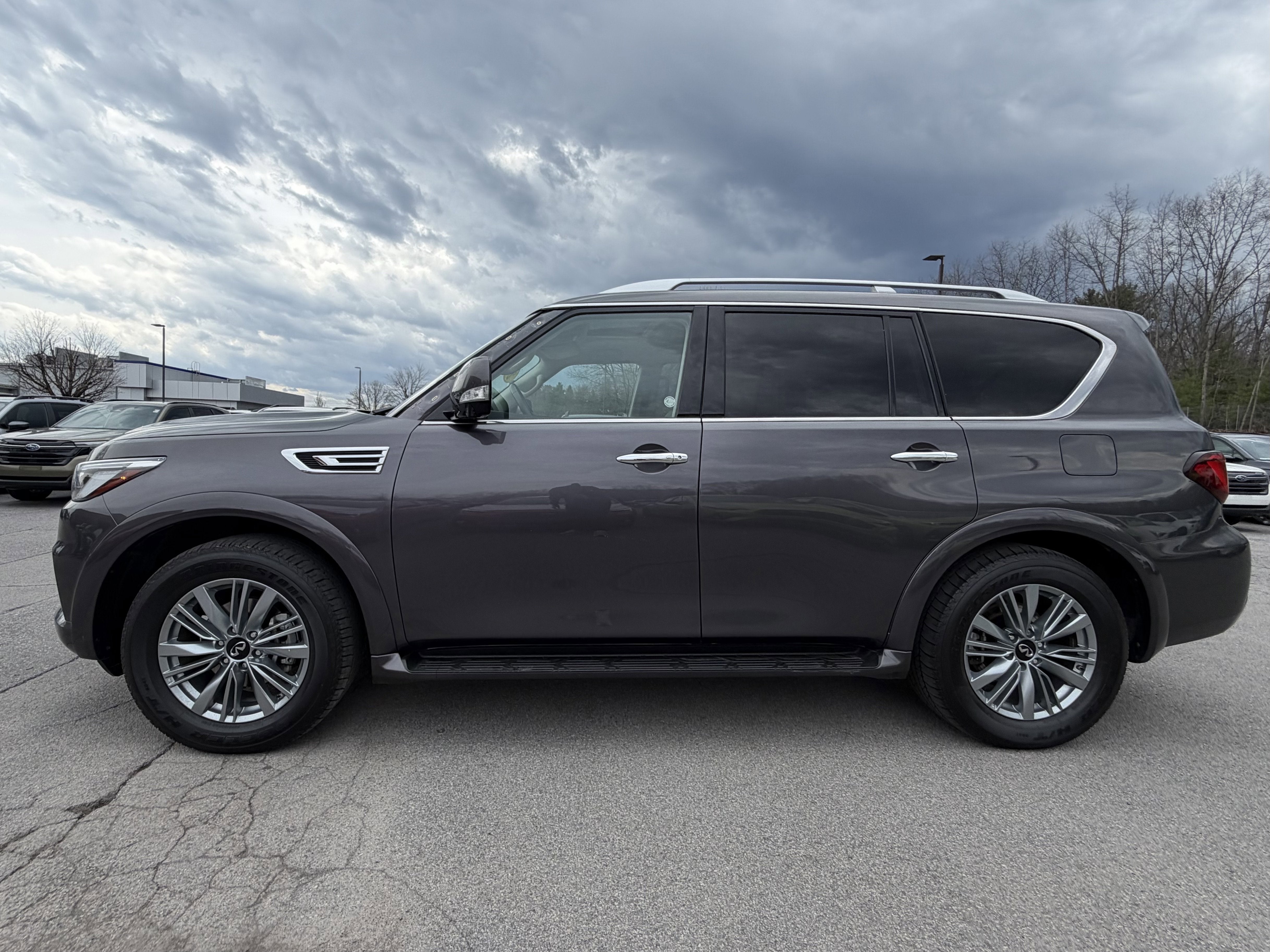 2024 INFINITI QX80 LUXE
