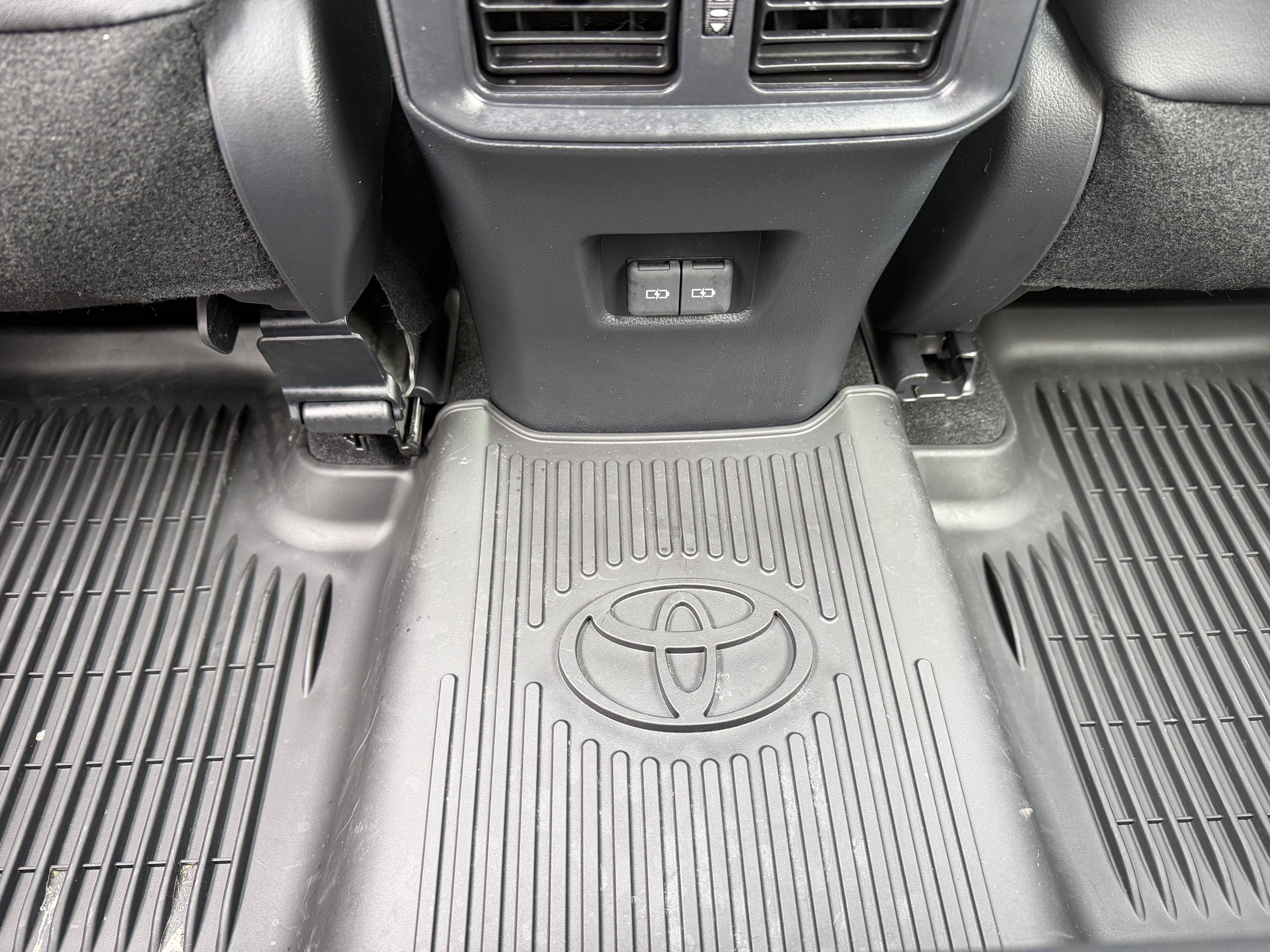 2025 Toyota RAV4 Hybrid XSE