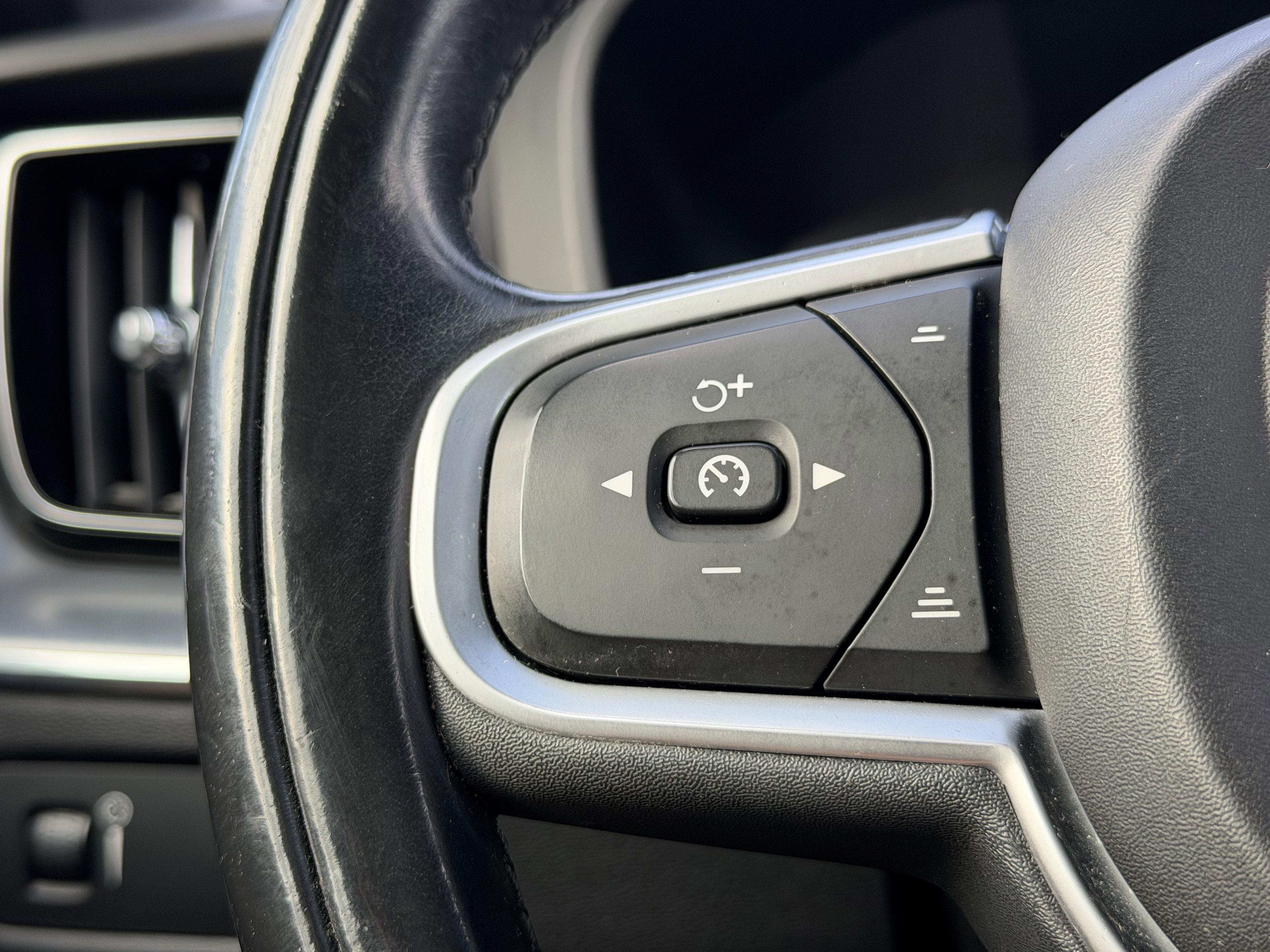 2019 Volvo XC60 T6 Momentum