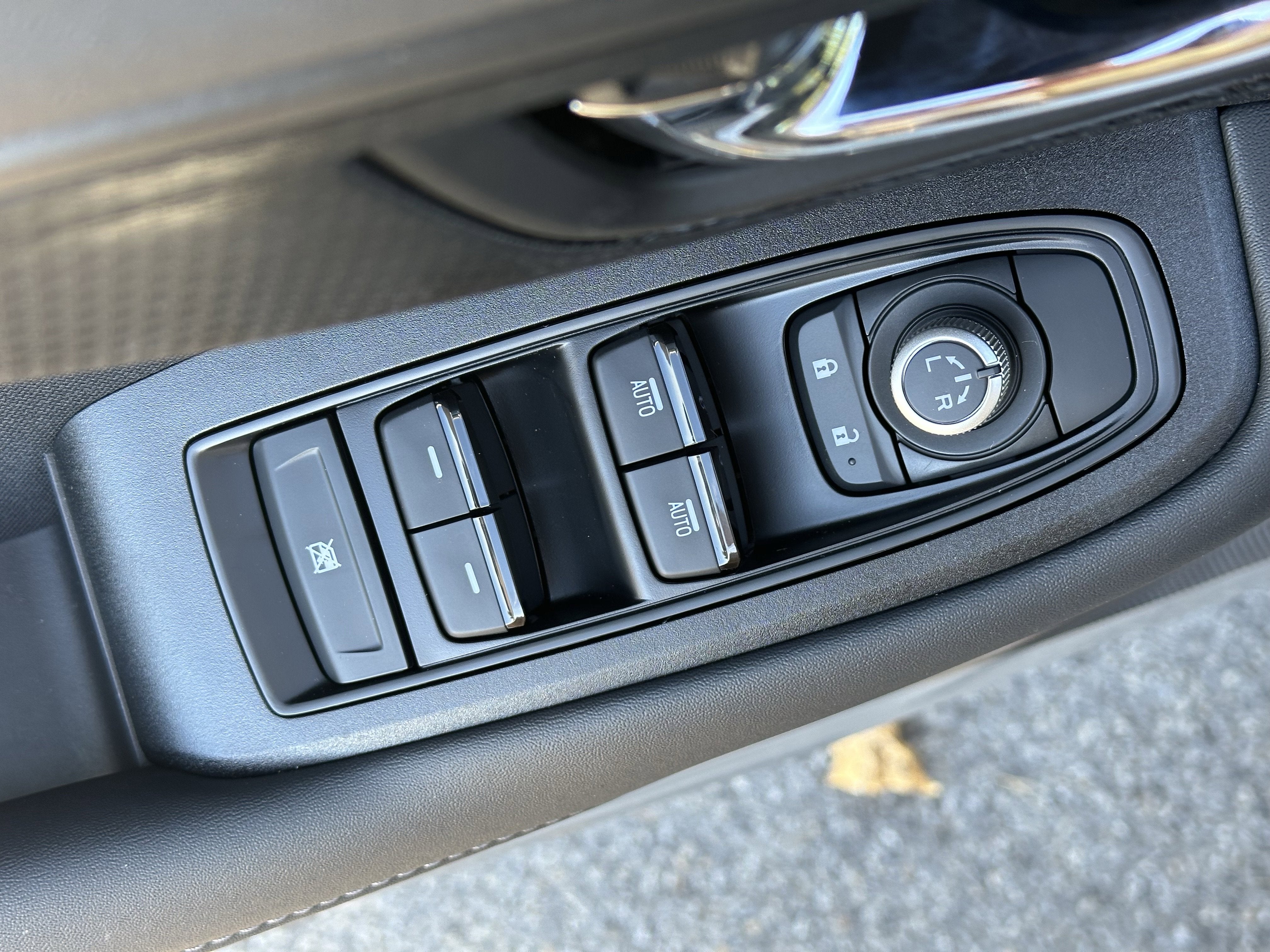 2025 Subaru LEGACY Limited