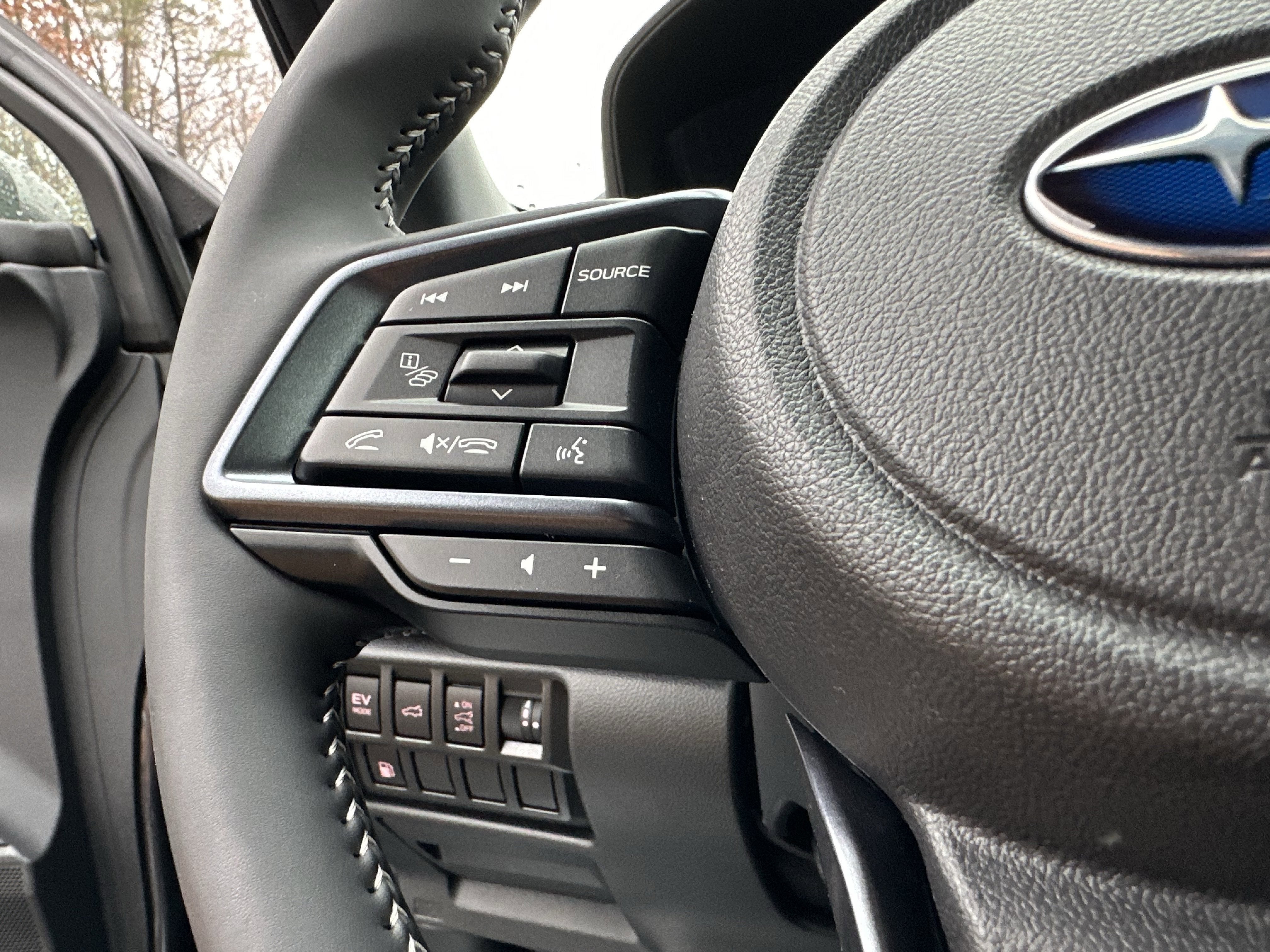 2025 Subaru FORESTER Limited Hybrid