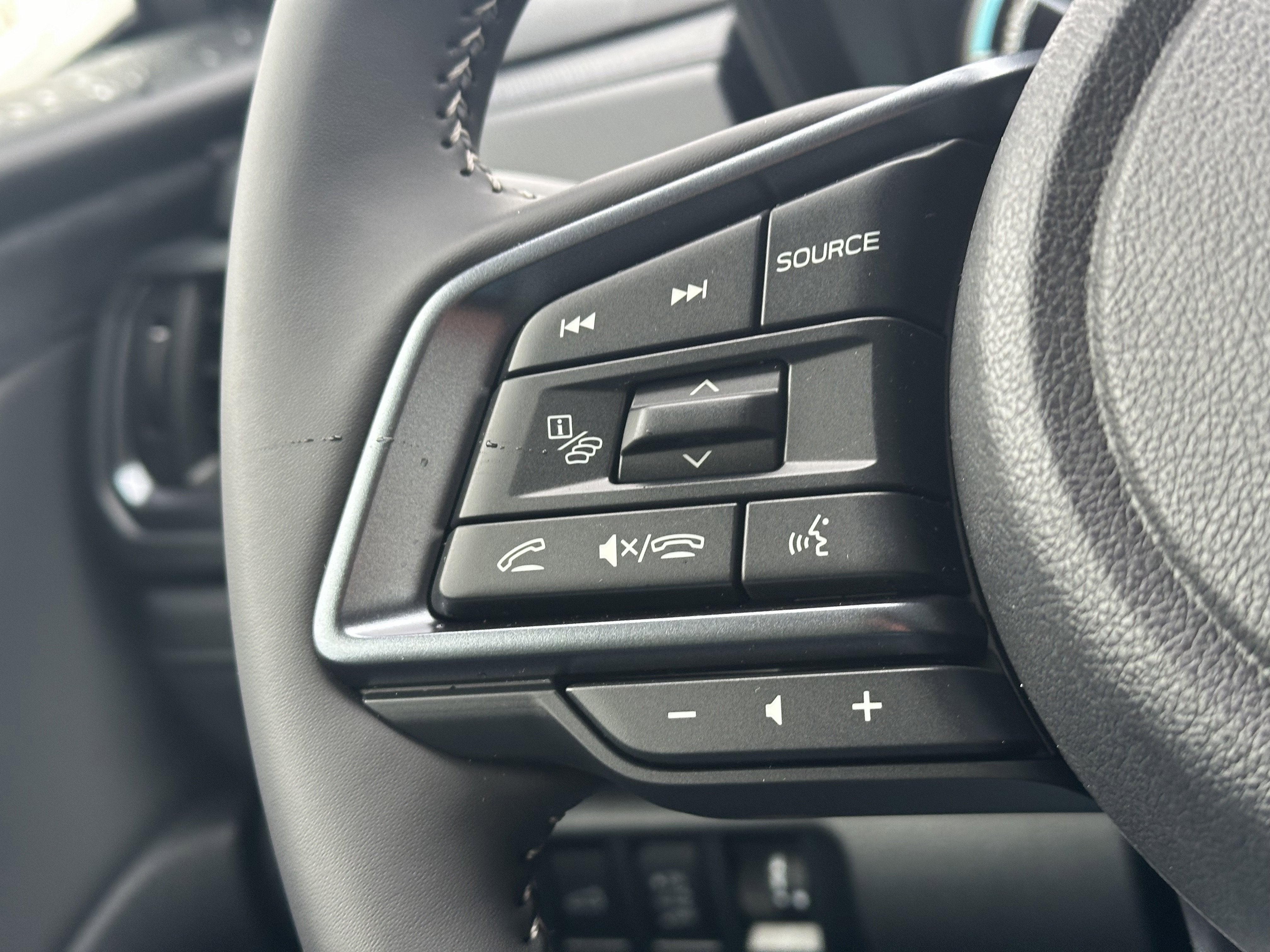 2025 Subaru FORESTER Limited Hybrid