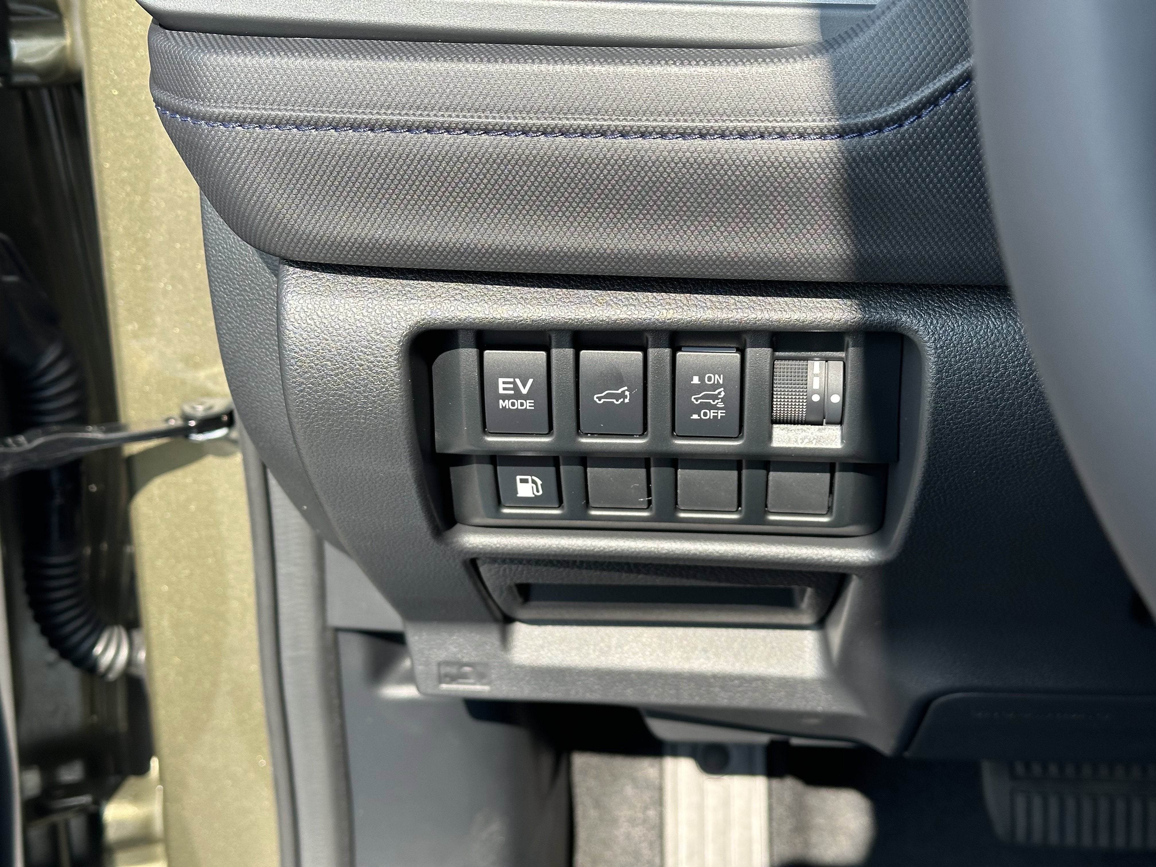 2025 Subaru FORESTER Limited Hybrid